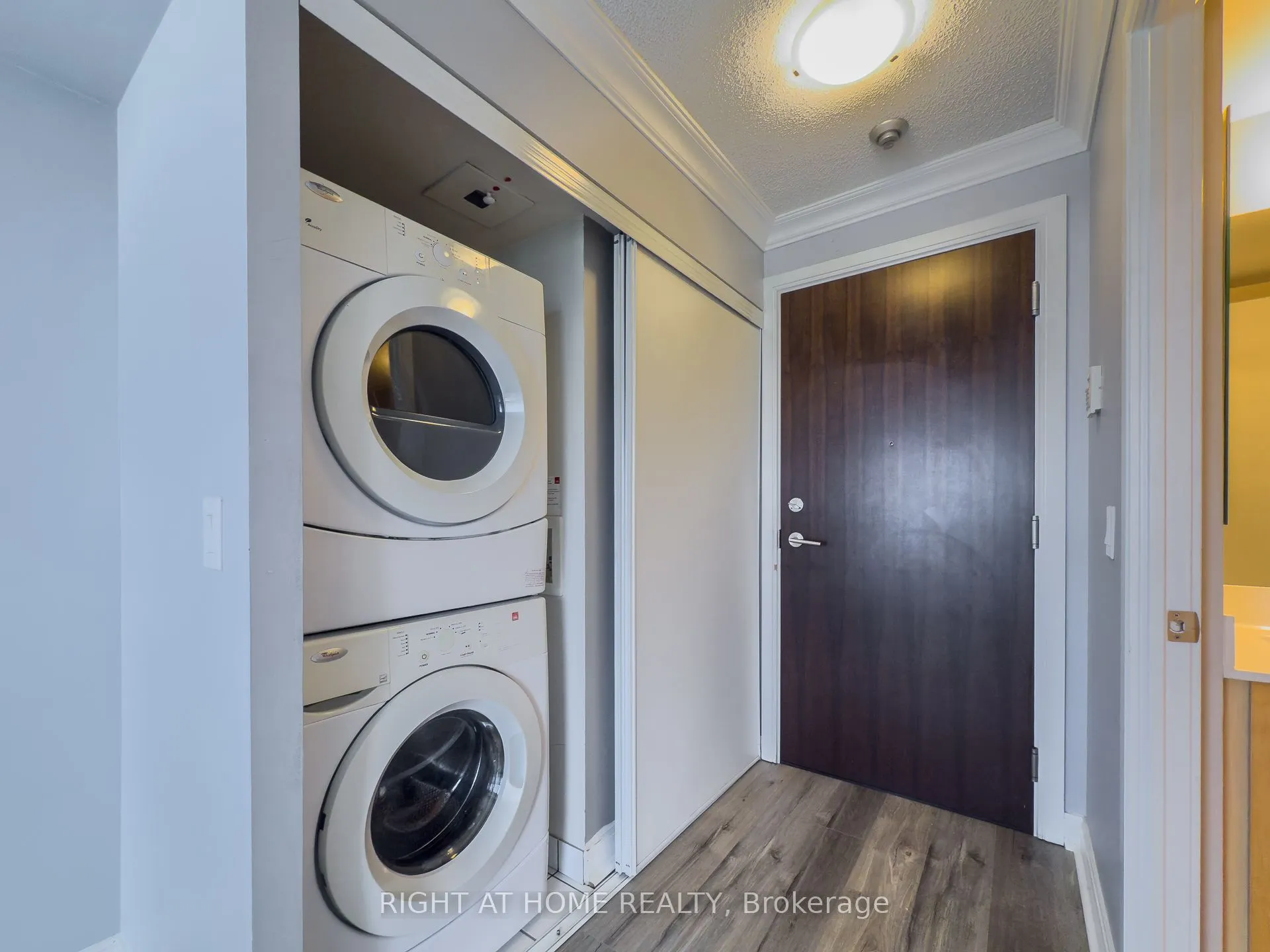 181 Village Green Square, #1419