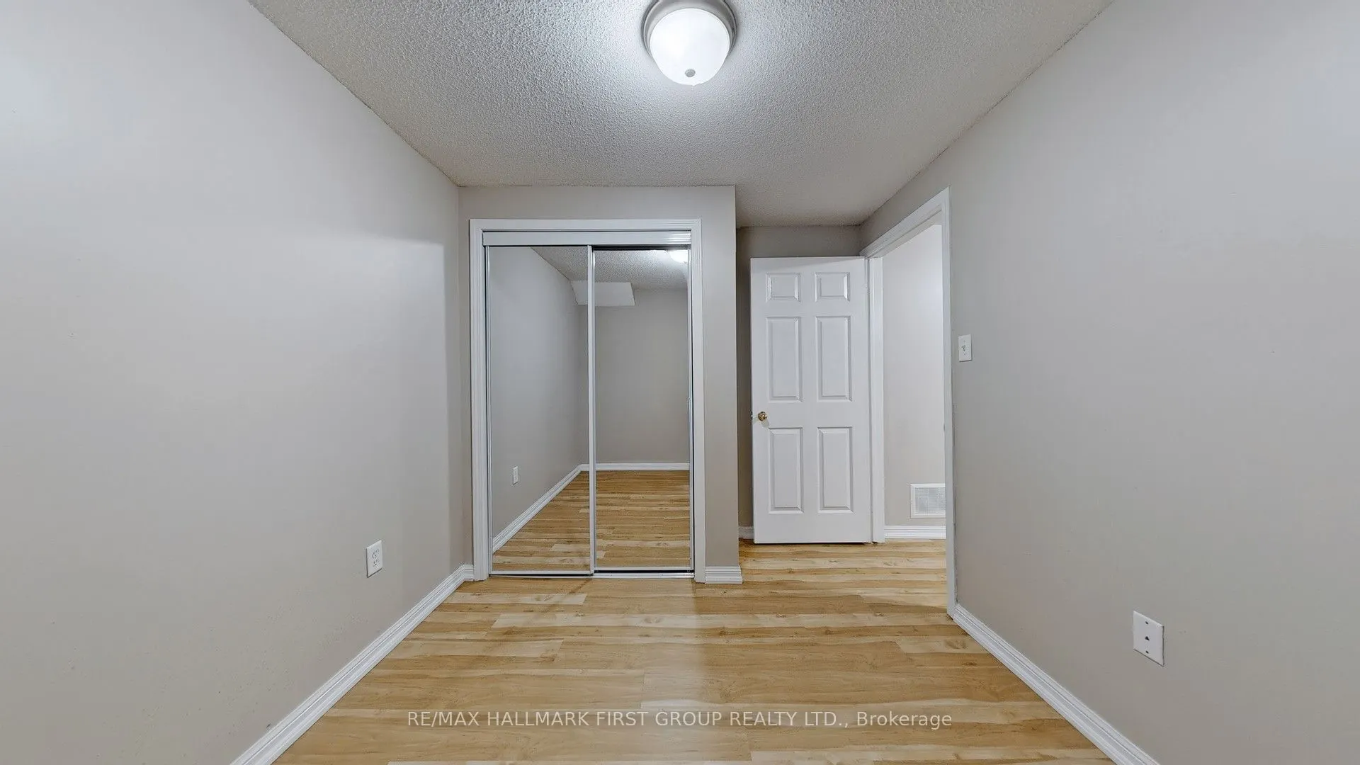 39 ROBIDEAU Place