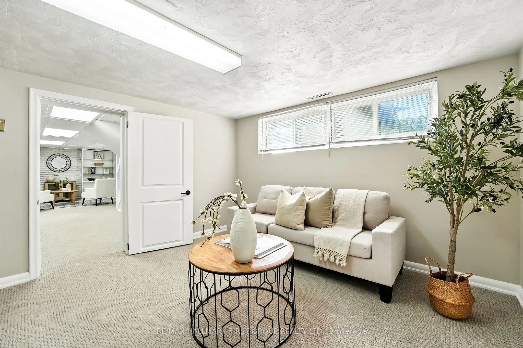 47 Sherwood Road E