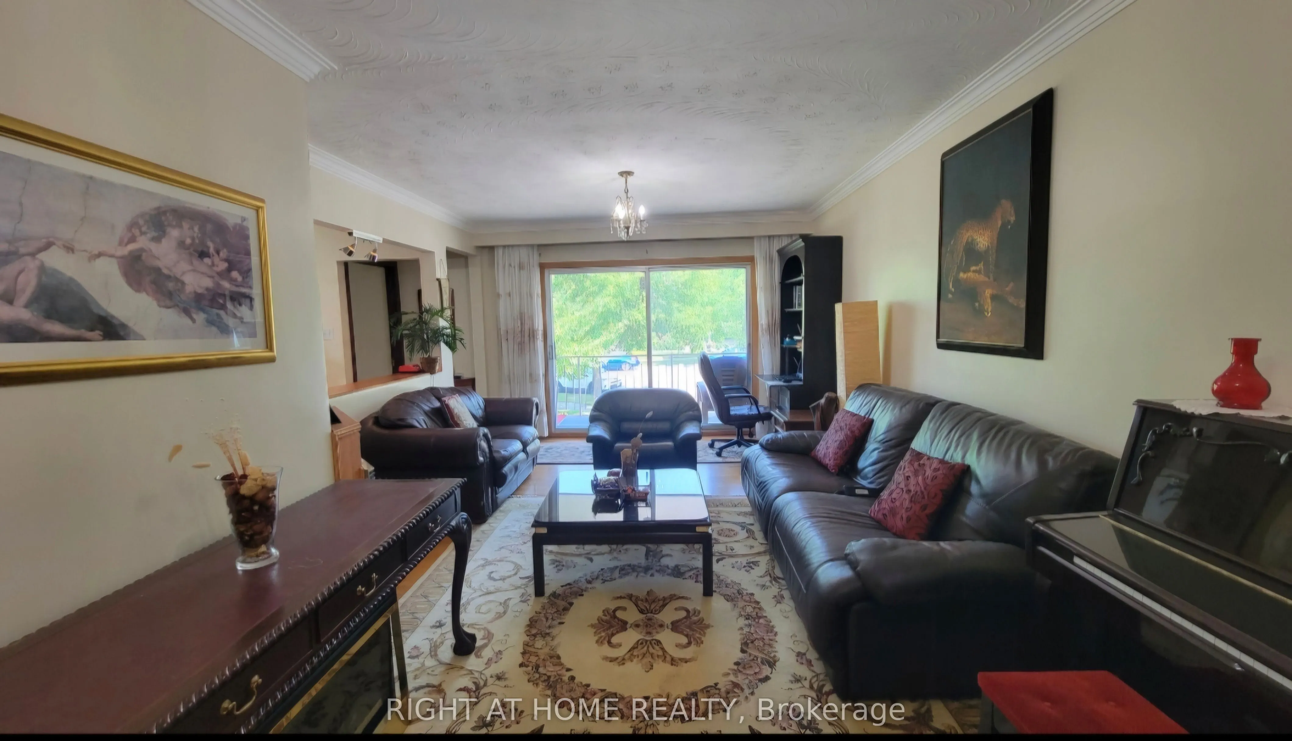12 Fairglen Avenue