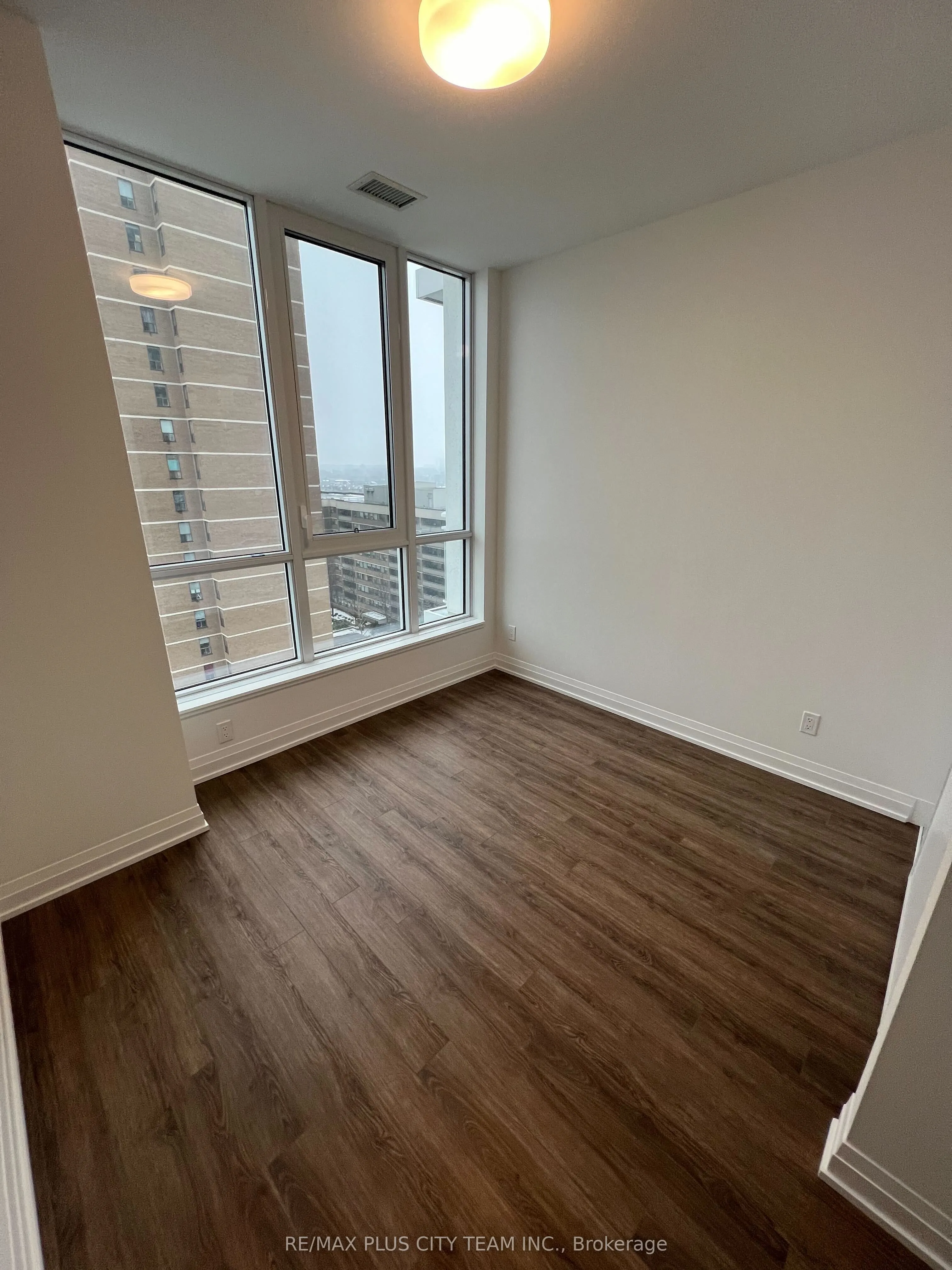 286 Main Street, #1106