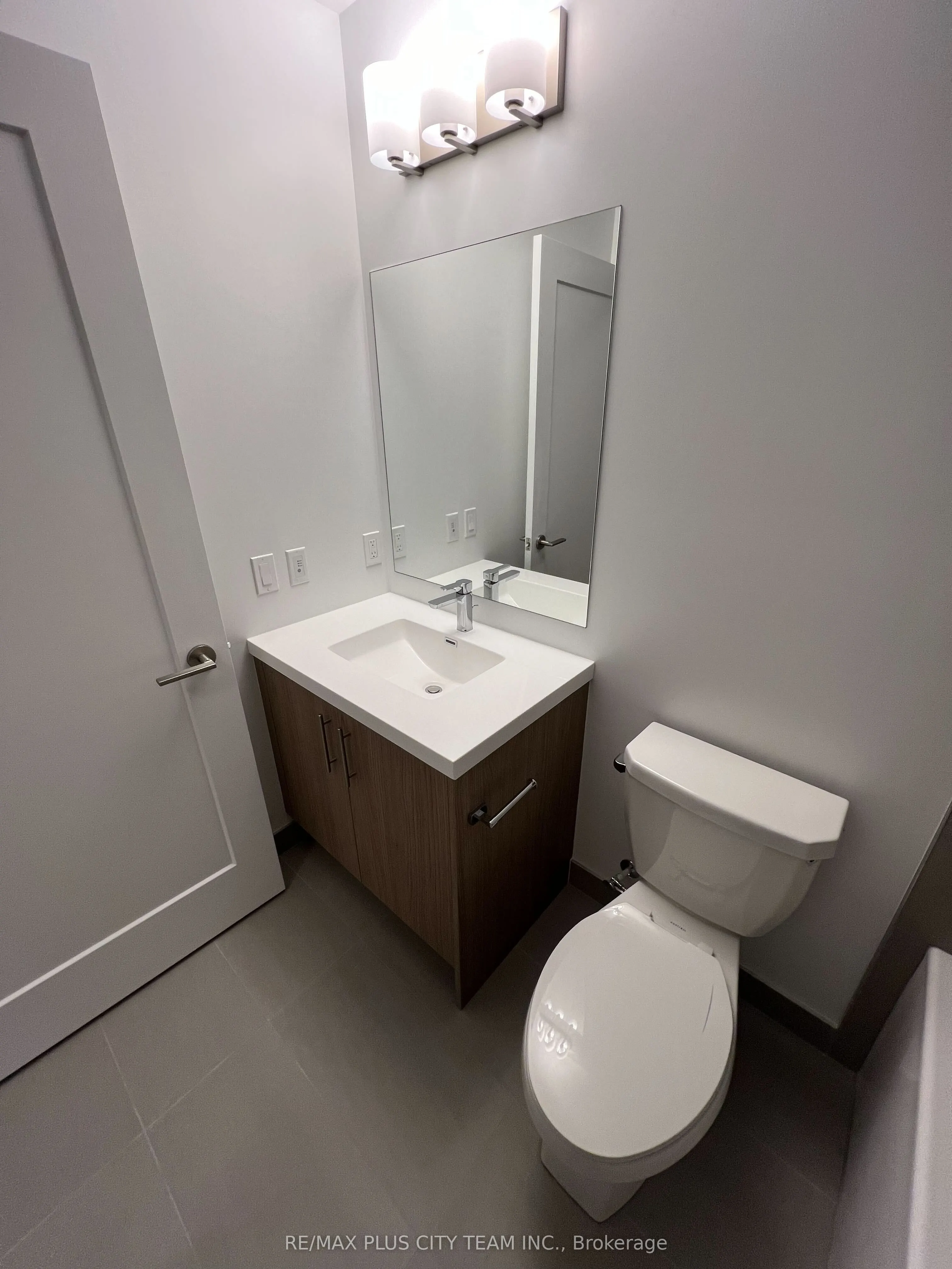 286 Main Street, #1106