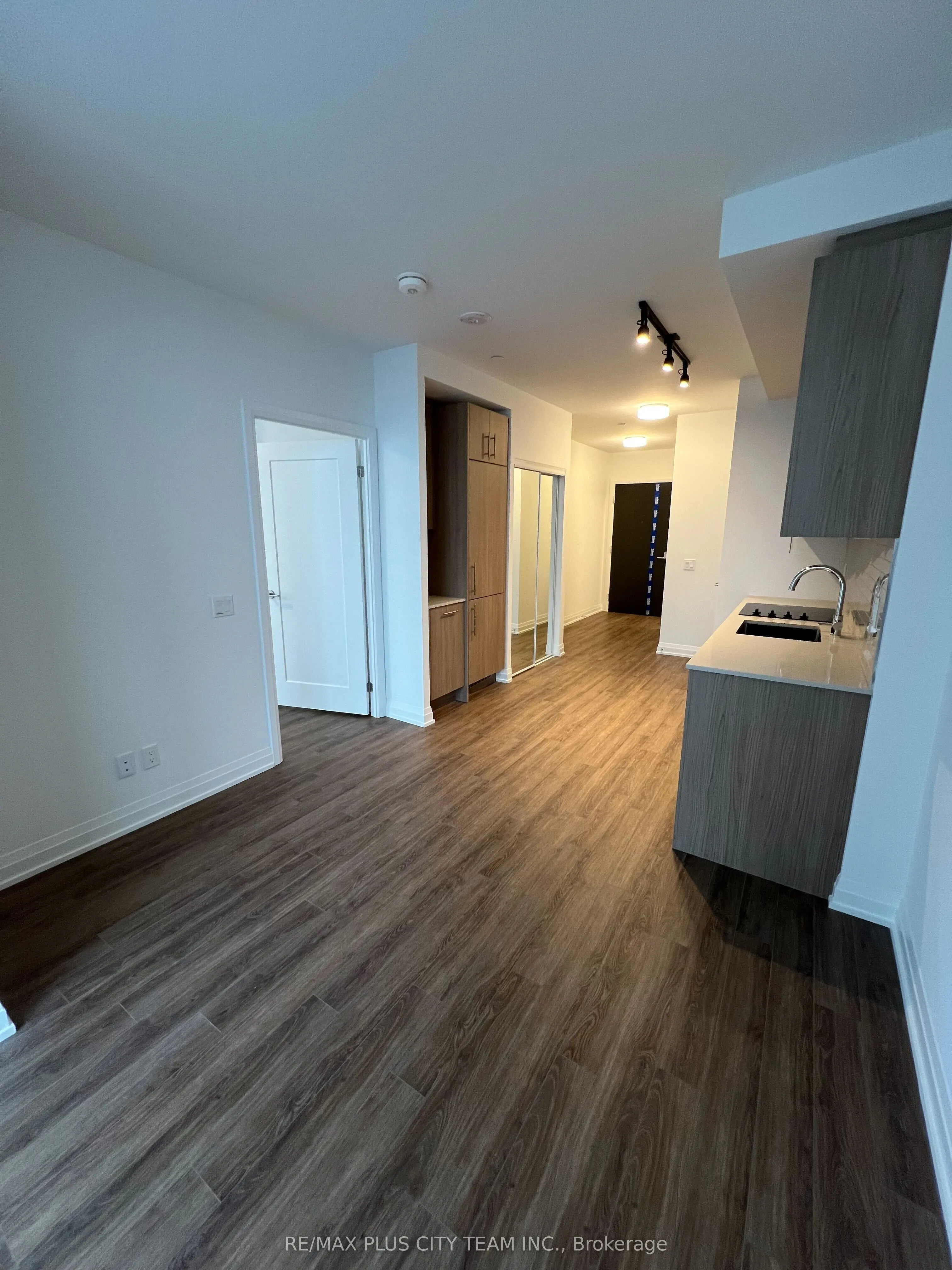 286 Main Street, #1106