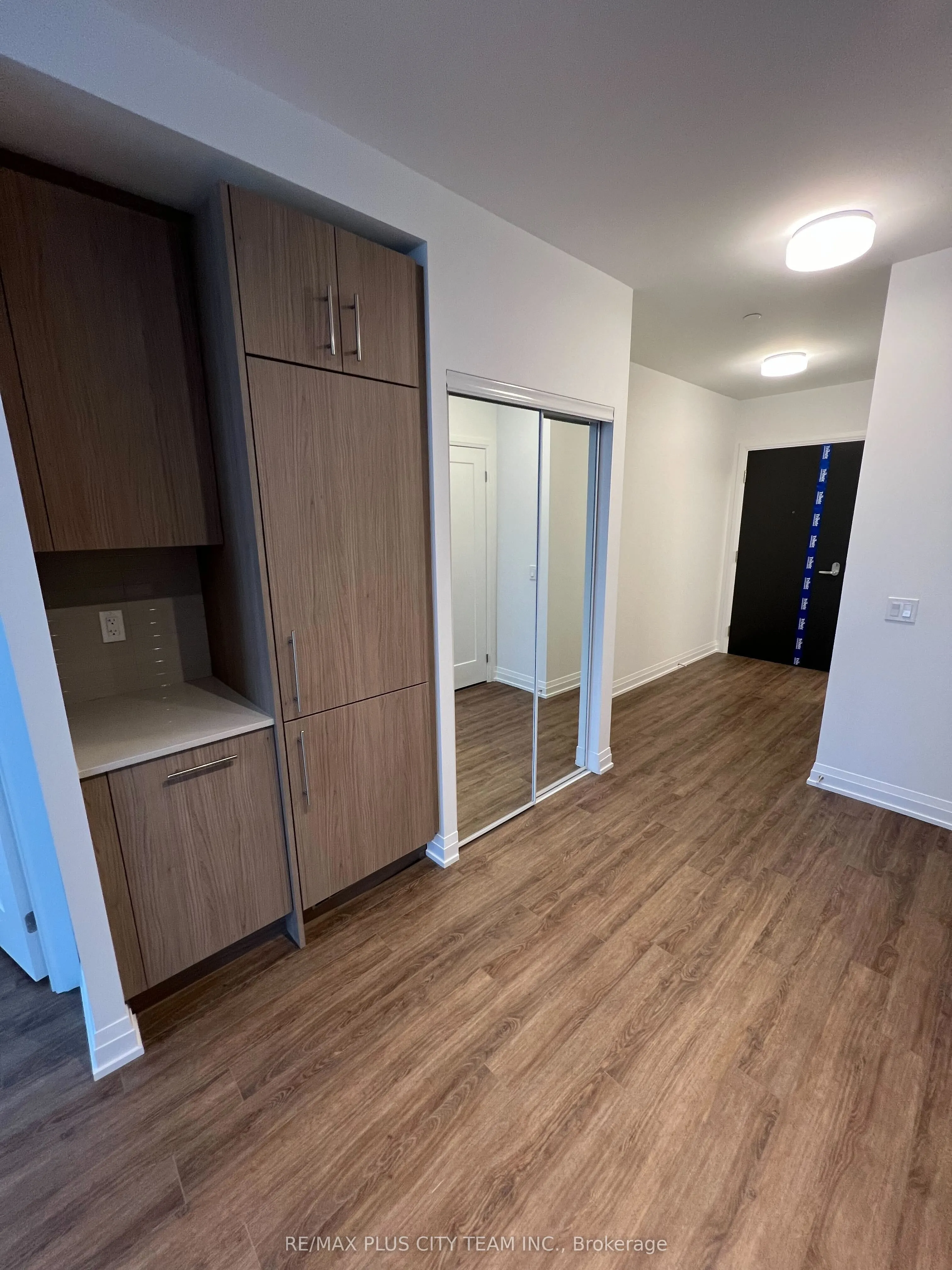 286 Main Street, #1106