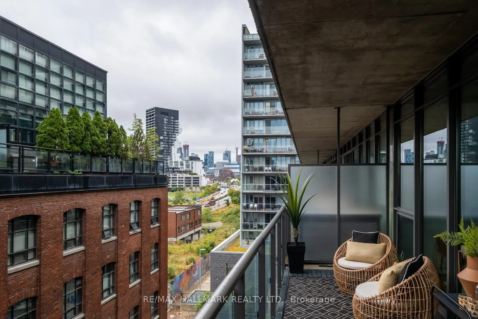 90 Broadview Avenue, #607