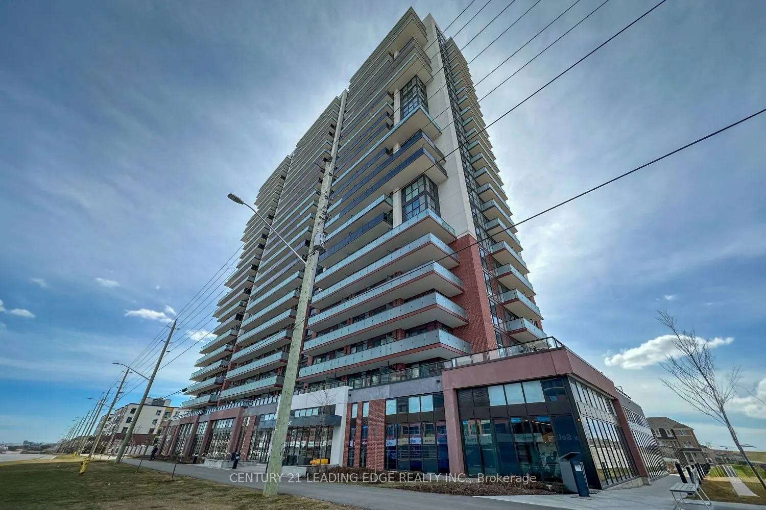 2550 Simcoe Street N, #202