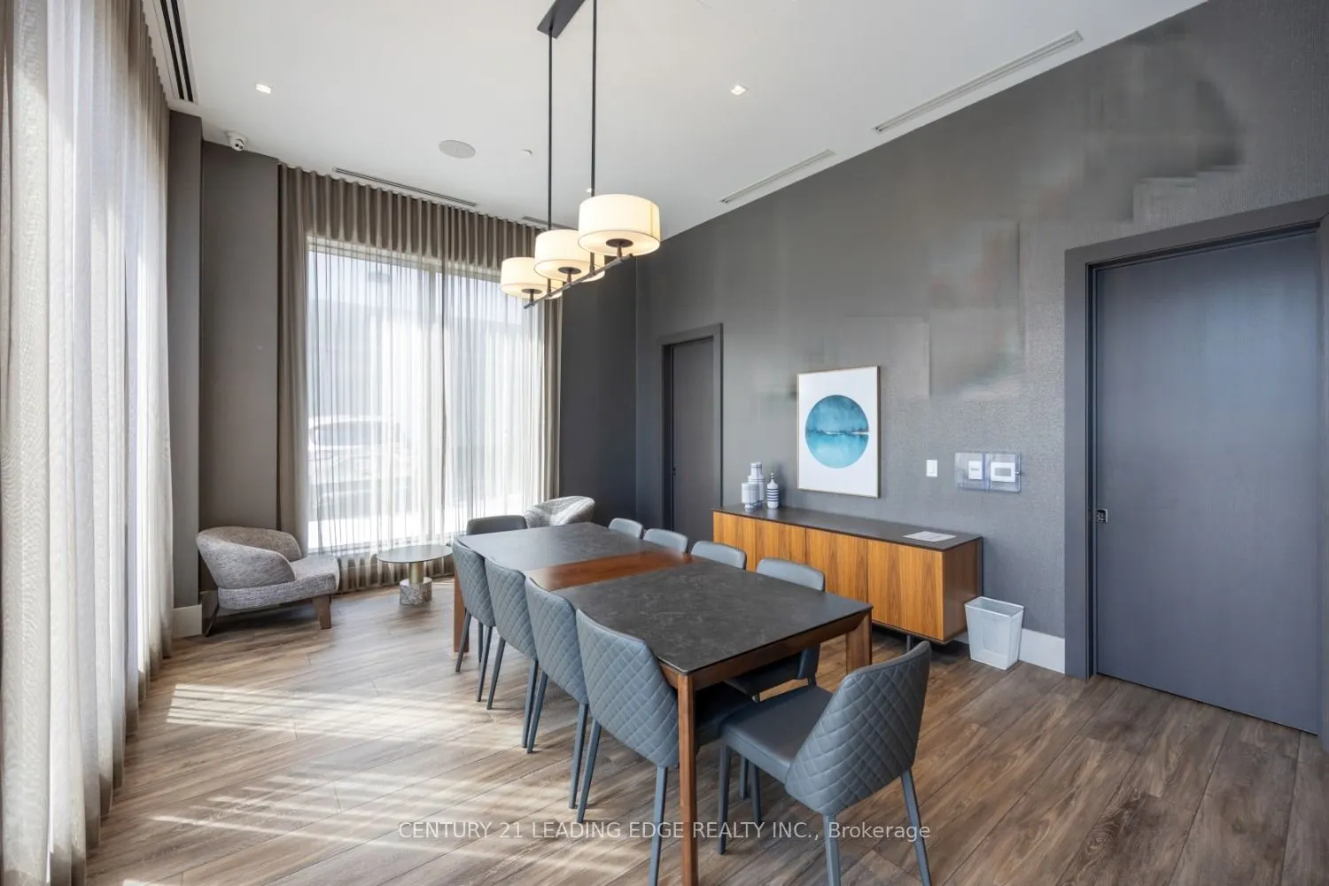 2550 Simcoe Street N, #202
