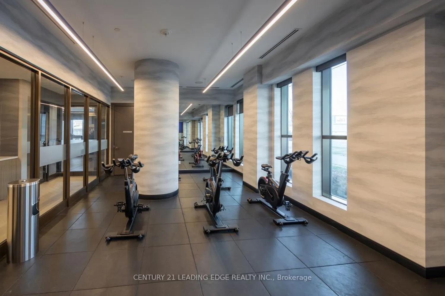 2550 Simcoe Street N, #202