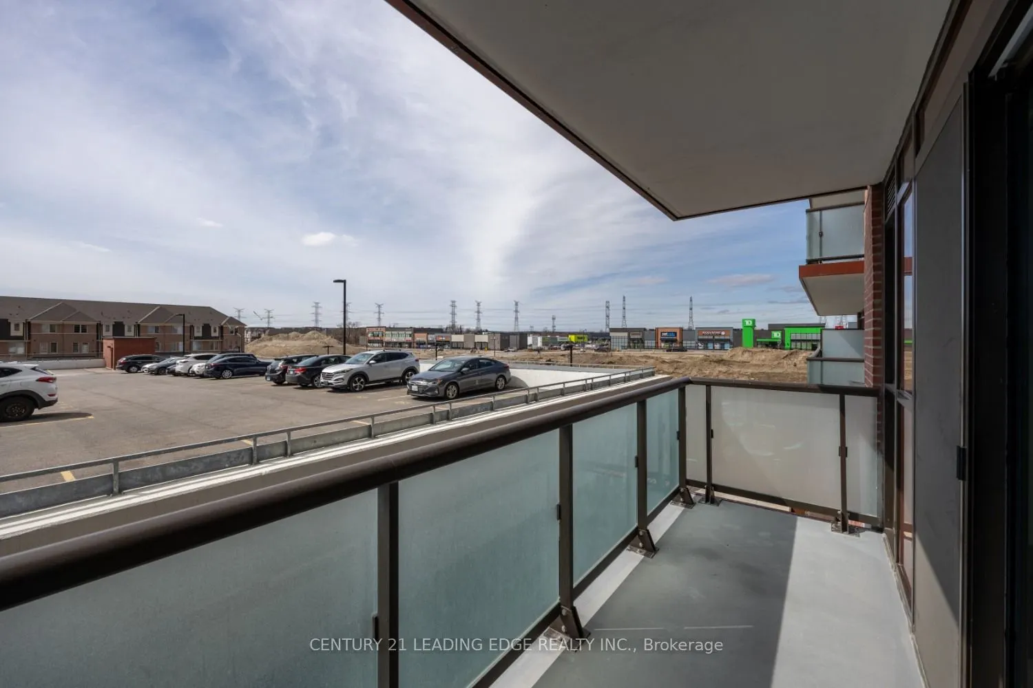 2550 Simcoe Street N, #202