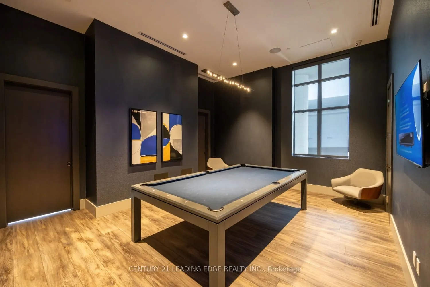 2550 Simcoe Street N, #202