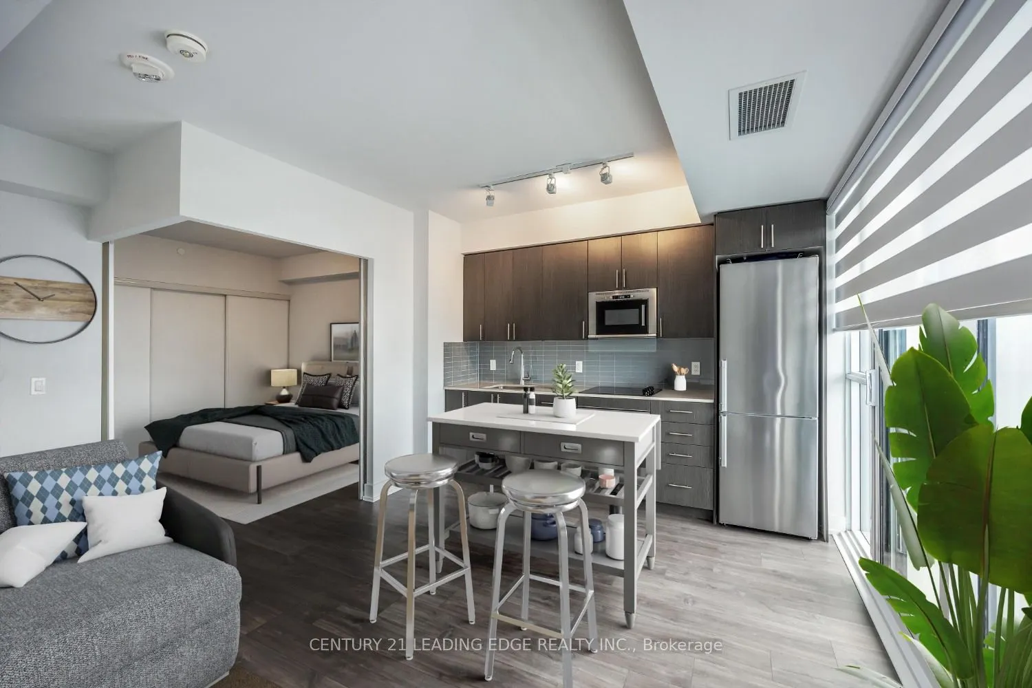 2550 Simcoe Street N, #202