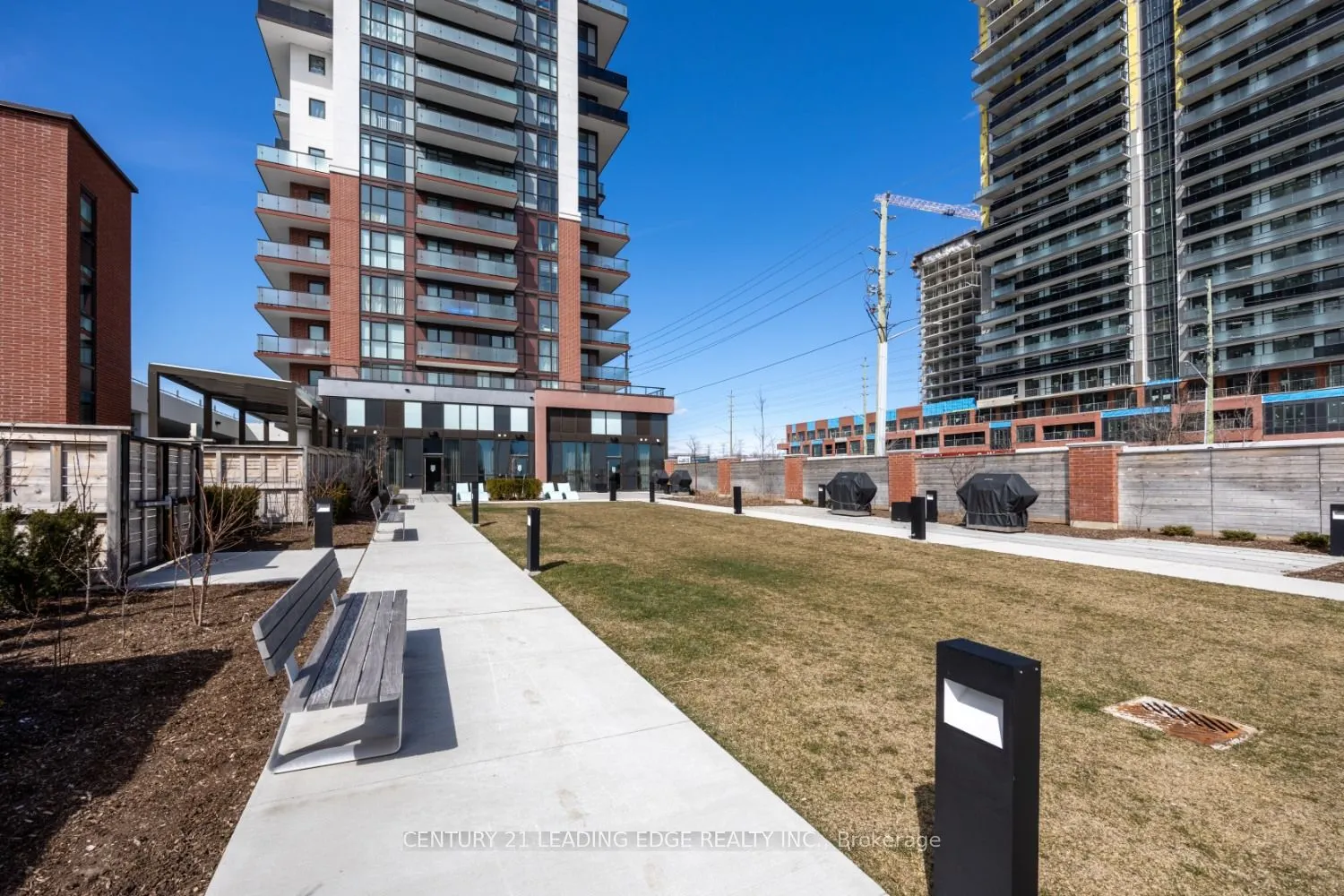 2550 Simcoe Street N, #202