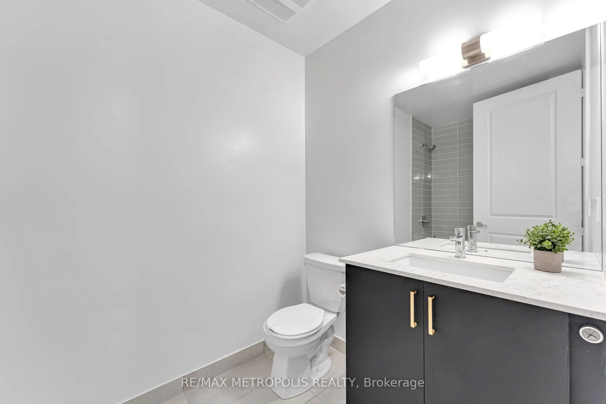 10 Meadowglen Place, #403