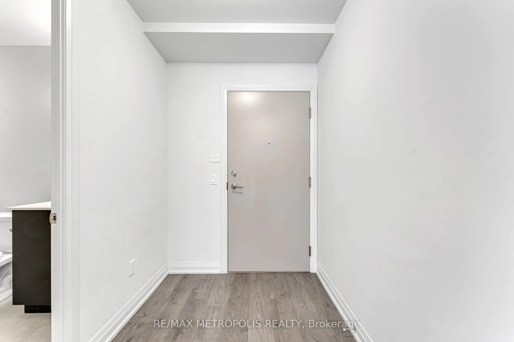 10 Meadowglen Place, #403
