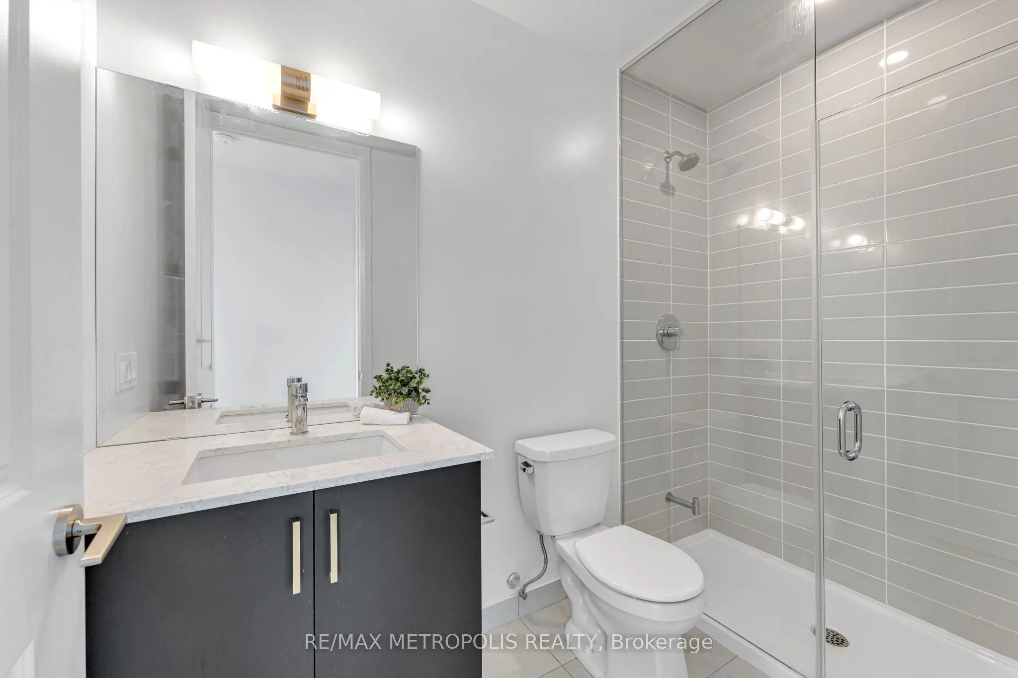 10 Meadowglen Place, #403