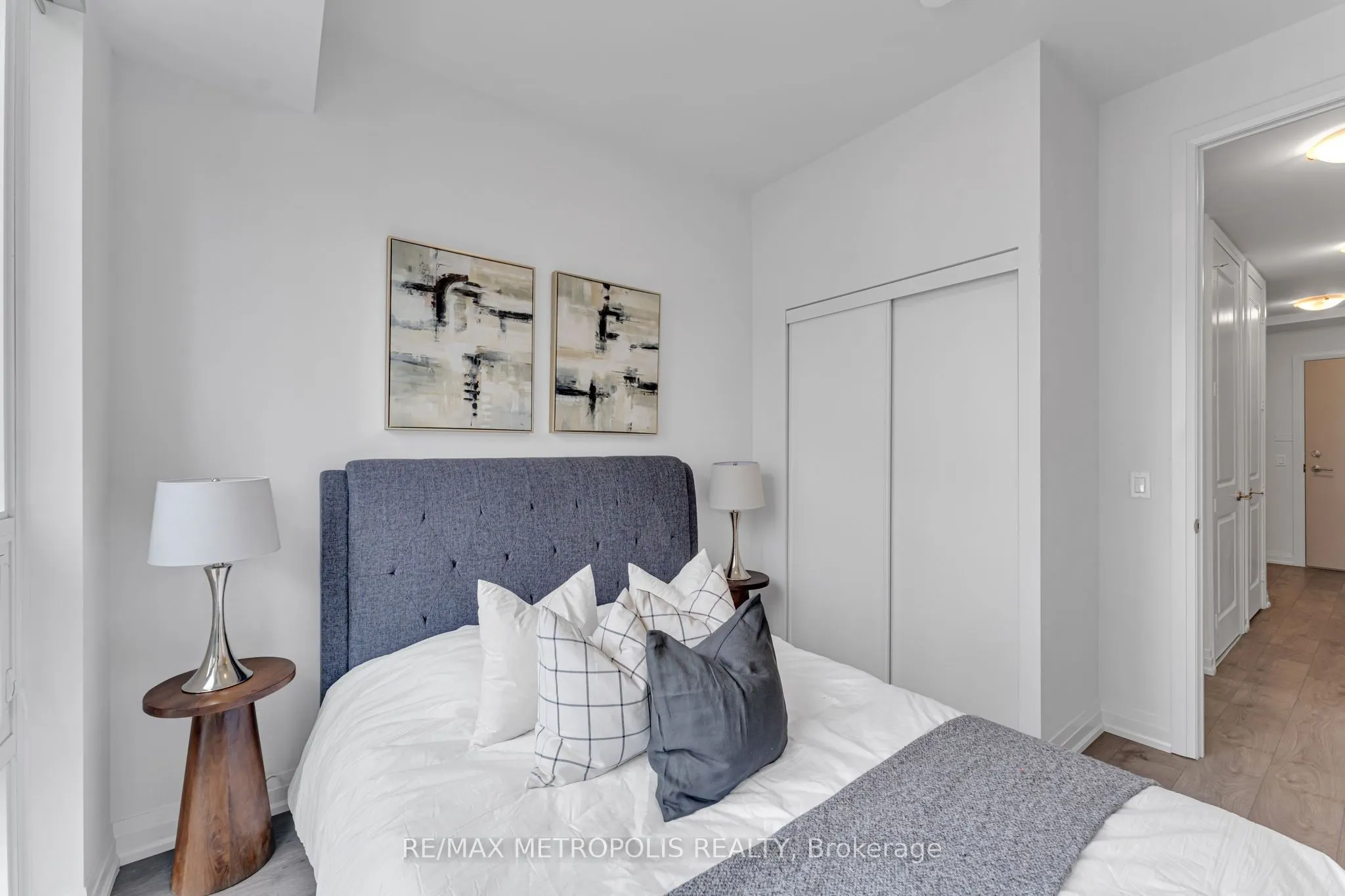 10 Meadowglen Place, #403