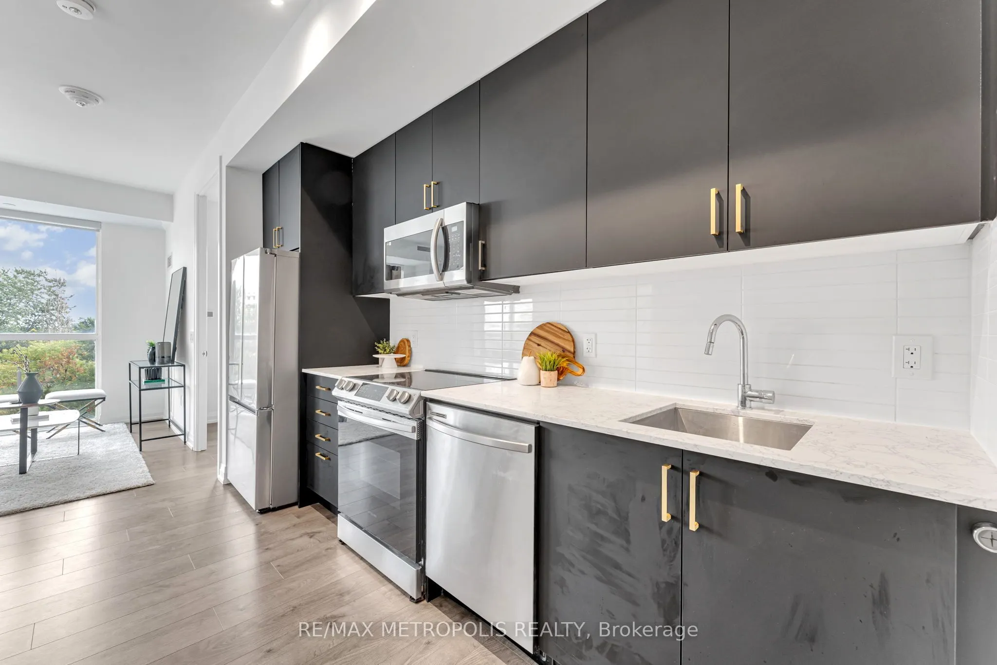 10 Meadowglen Place, #403