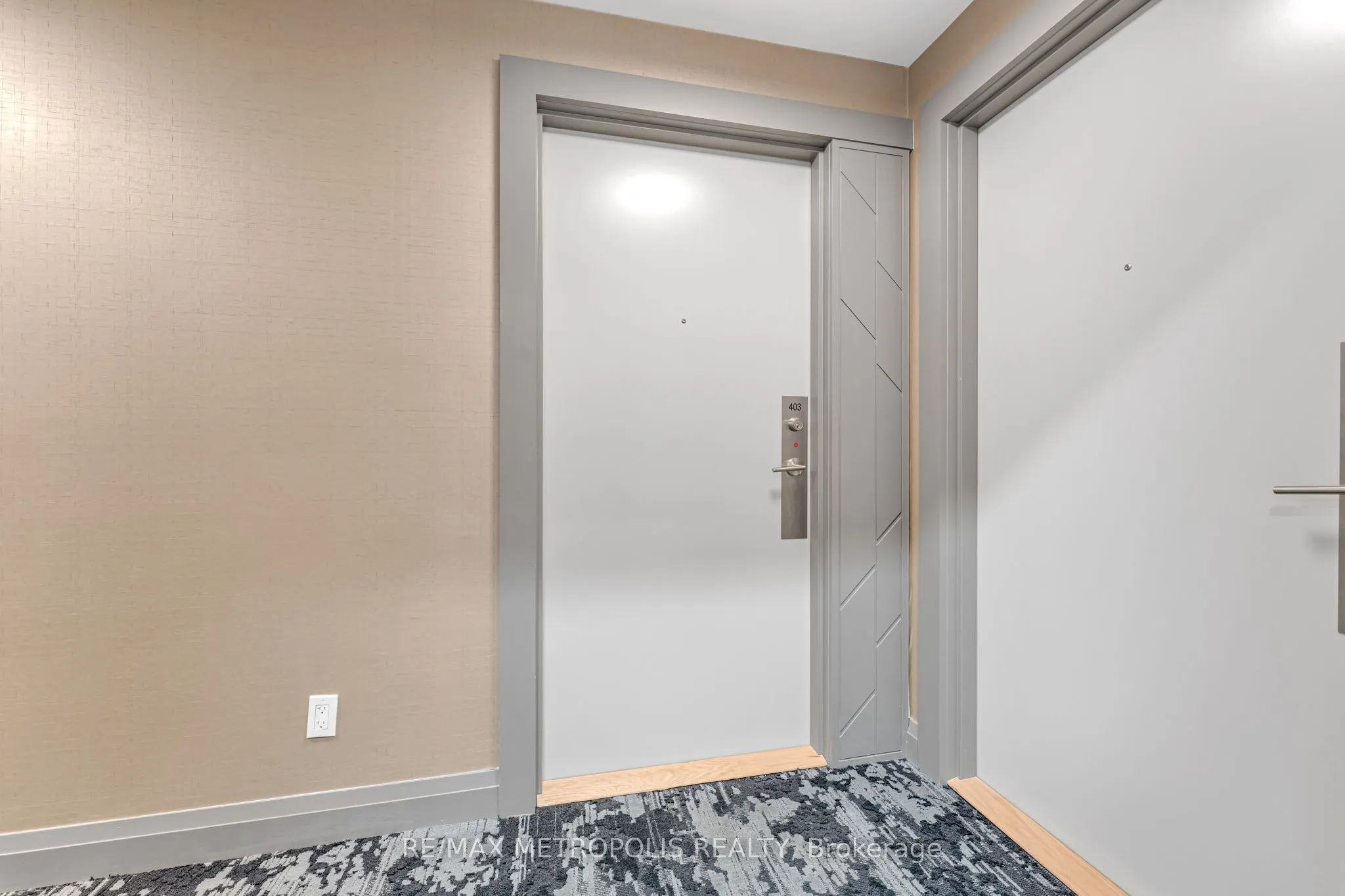 10 Meadowglen Place, #403