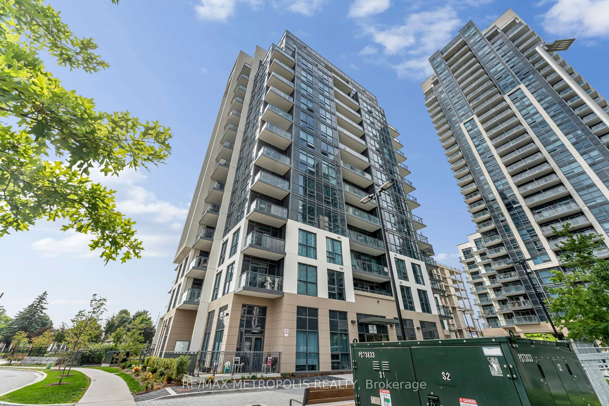 10 Meadowglen Place, #403