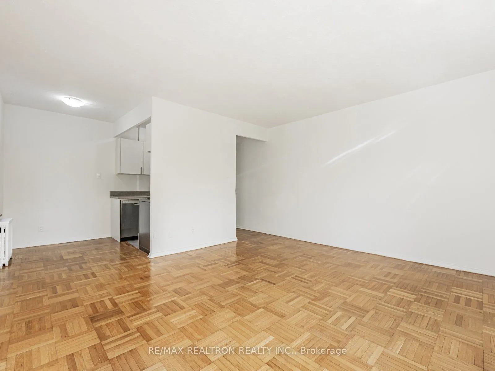 156 Kingston Road, #304