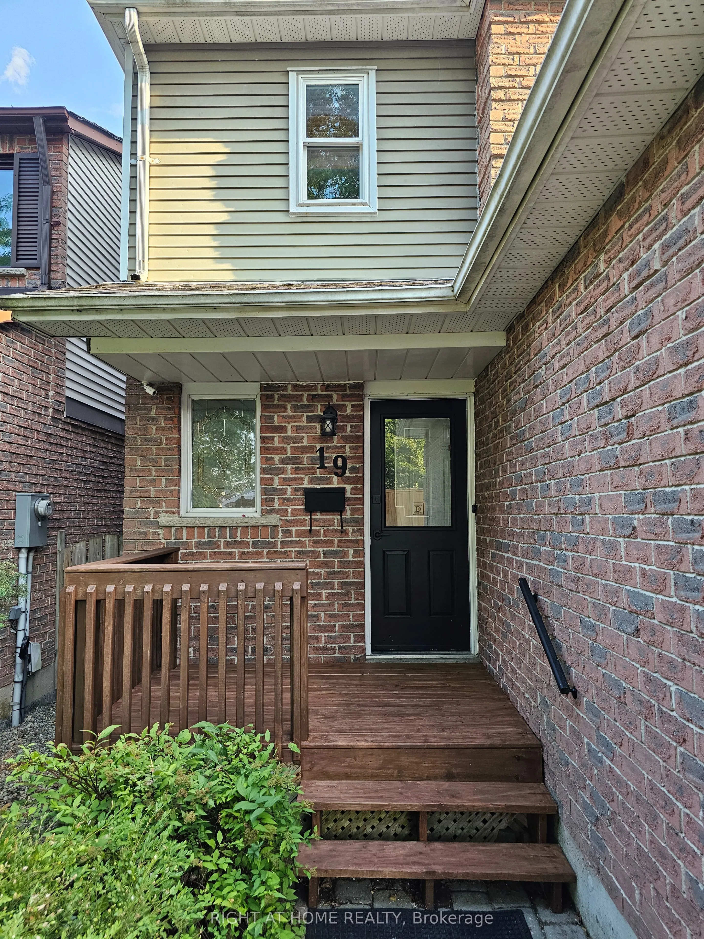 19 Greenfield Crescent