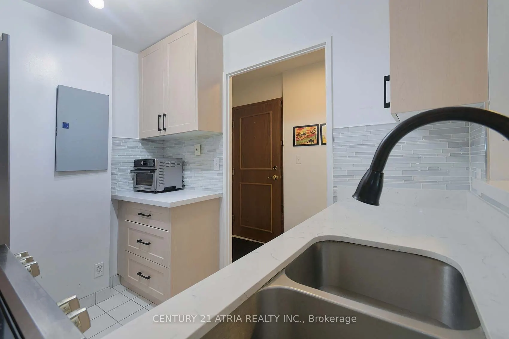 8 Lee Centre Drive, #710