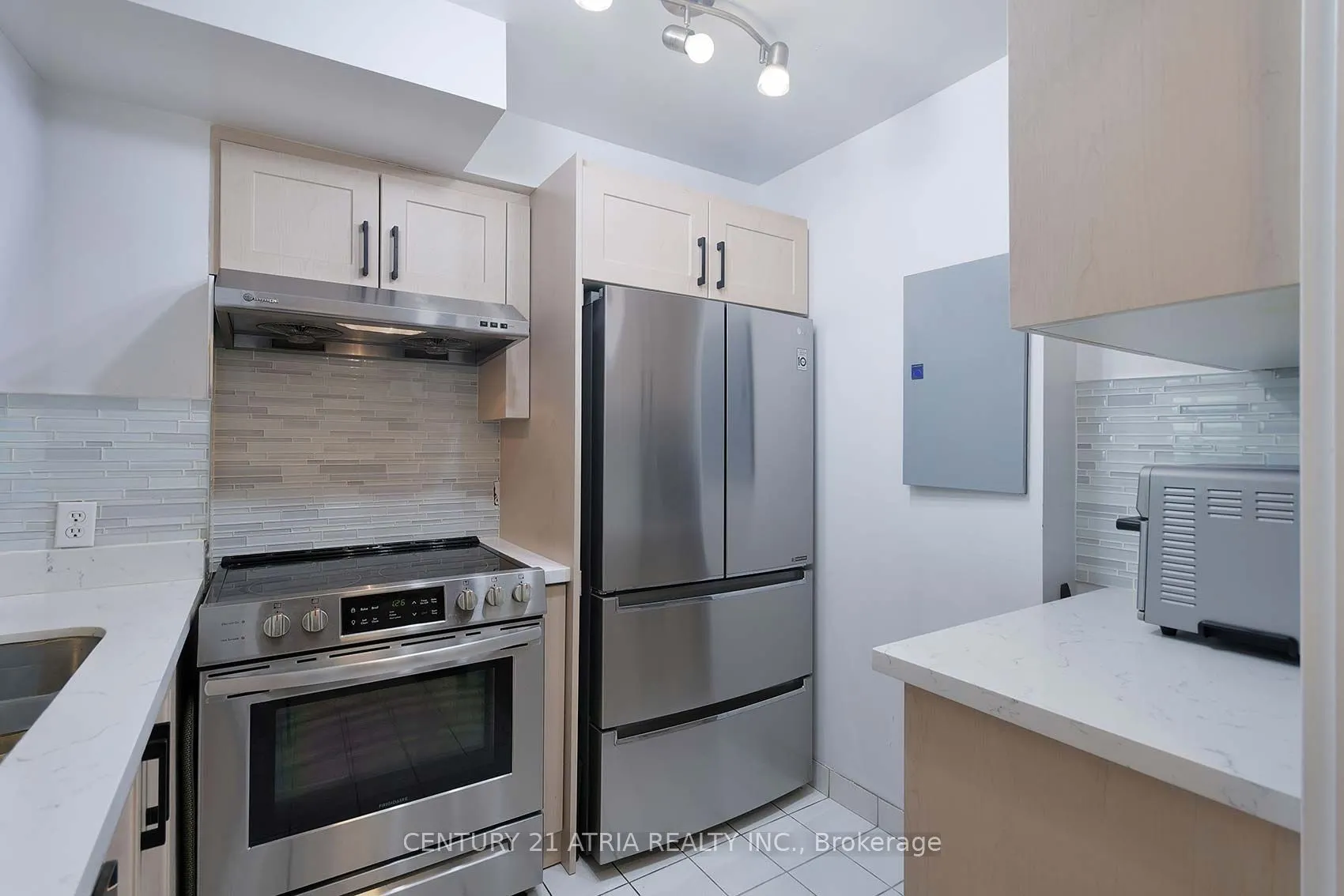 8 Lee Centre Drive, #710