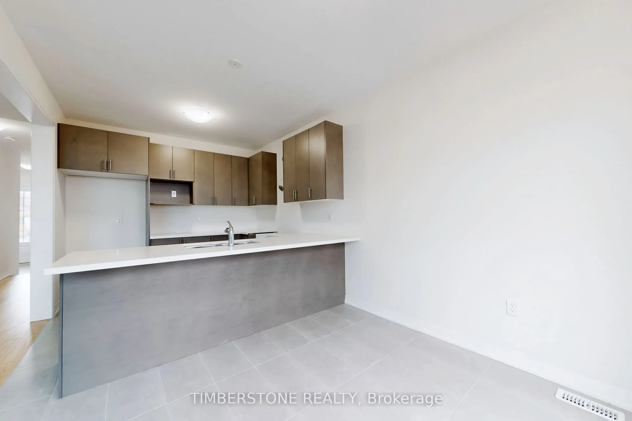 1103 Zircon Manor