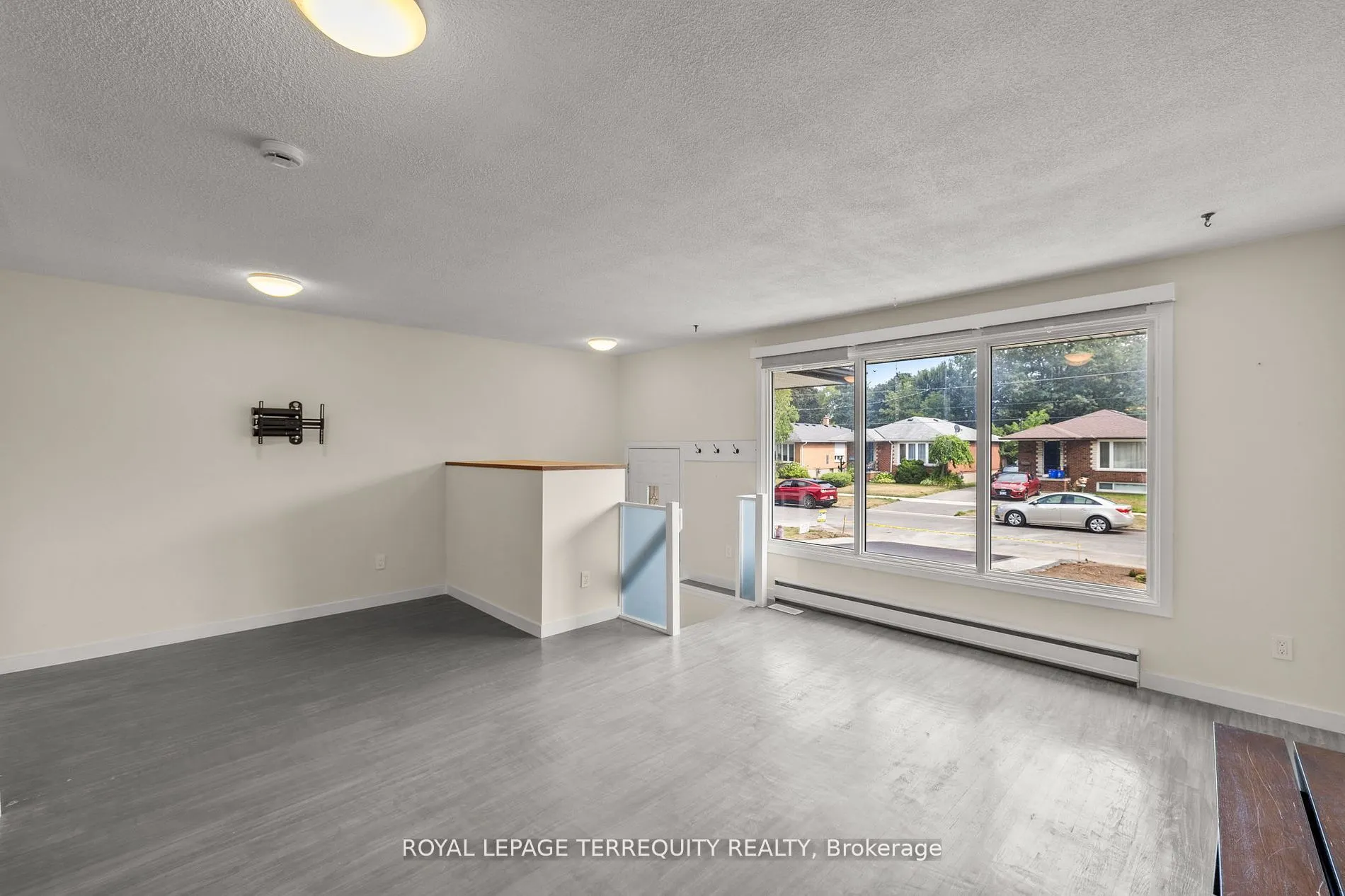 116 Byng Avenue, #Main Floor