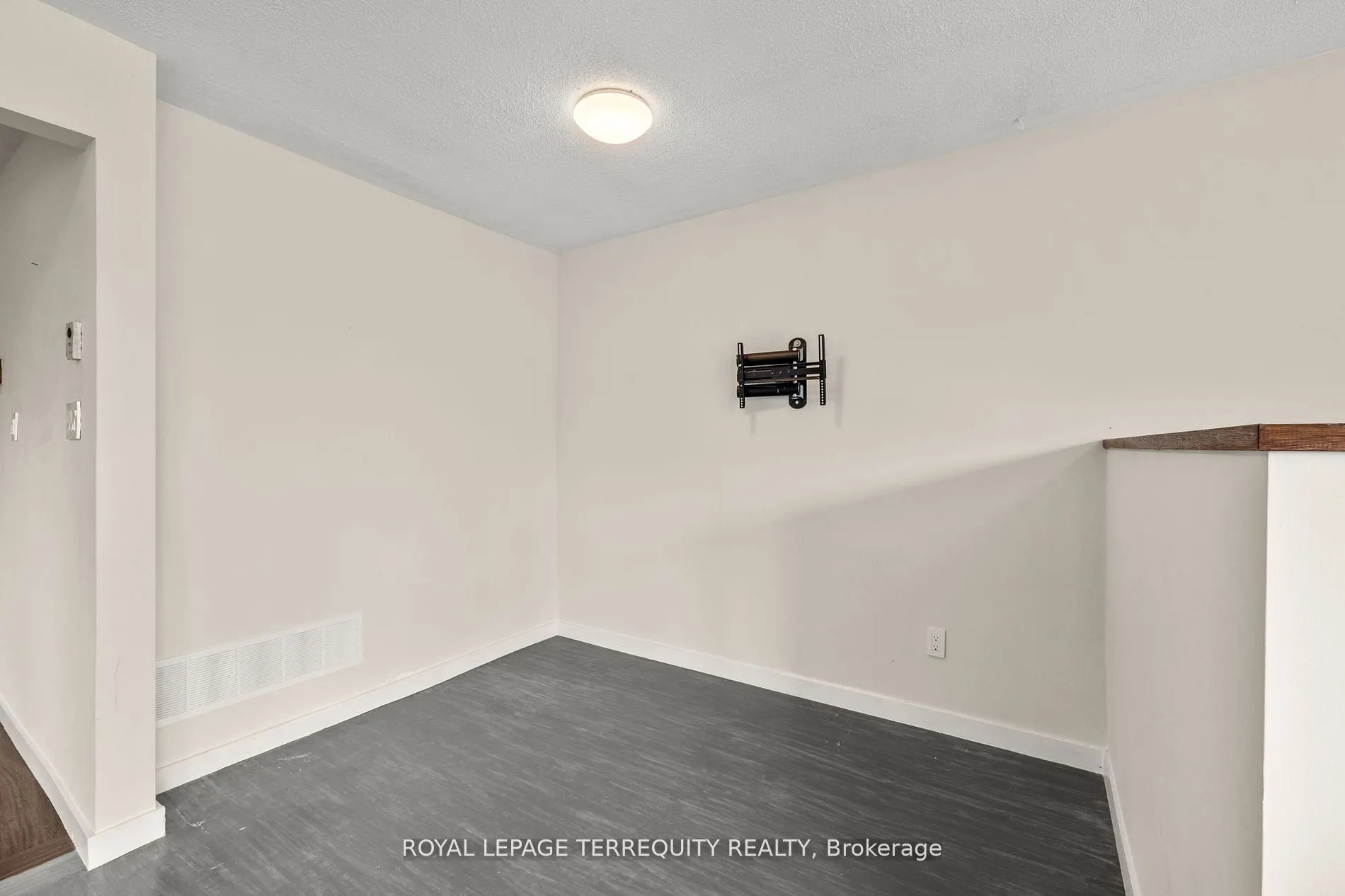 116 Byng Avenue, #Main Floor