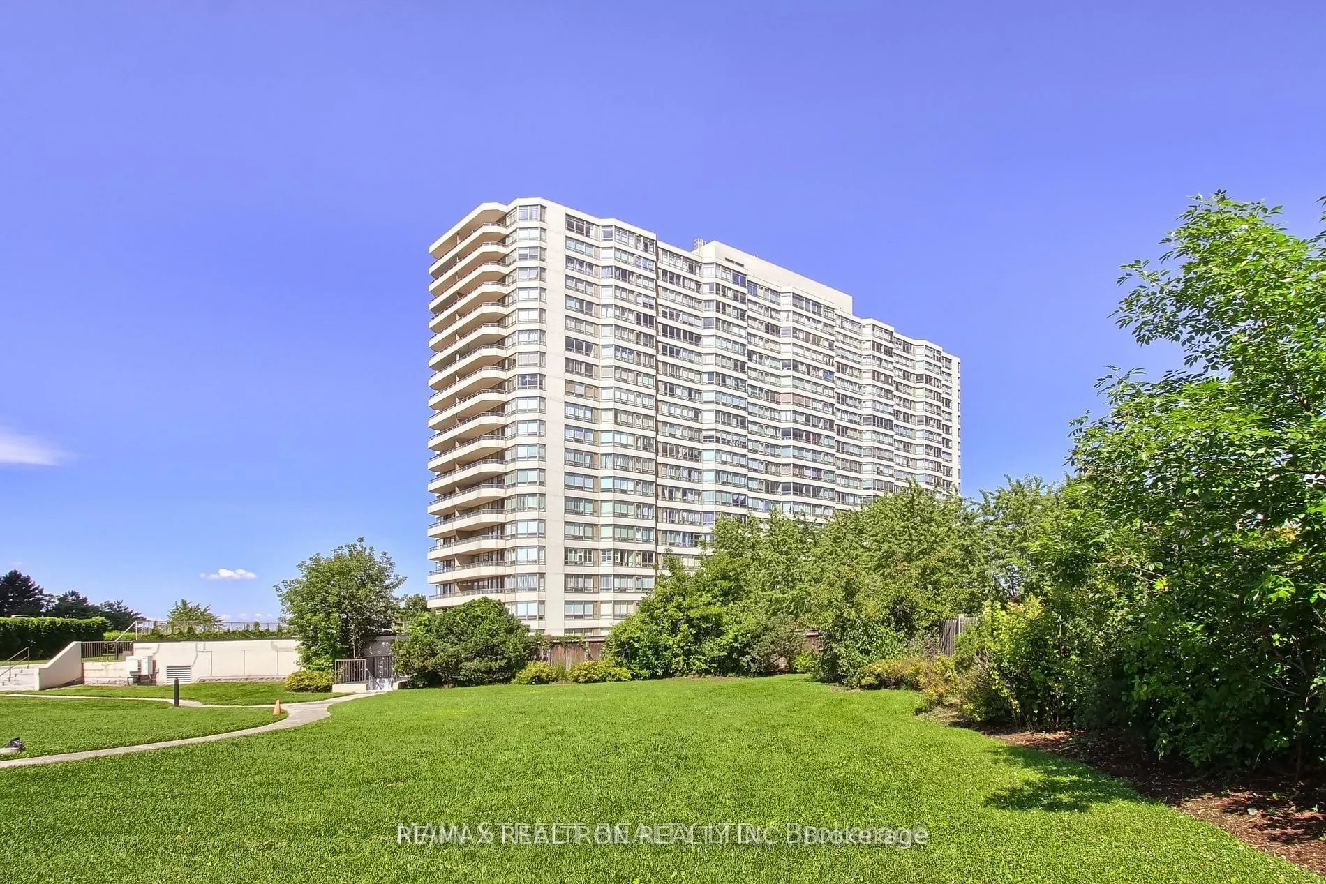 5 Greystone Walk Drive, #206