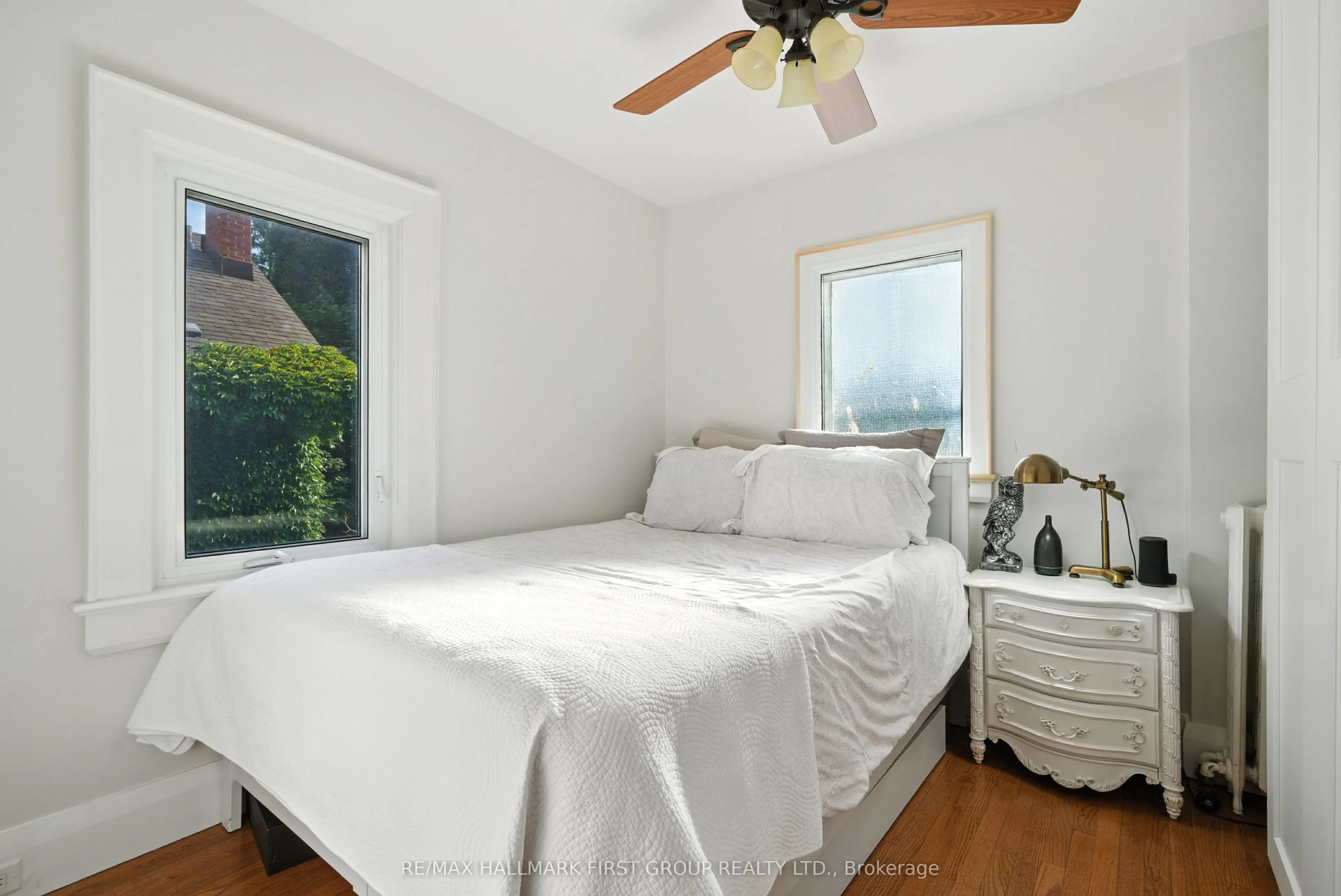 622 Simcoe Street N, #Main/Second Floor
