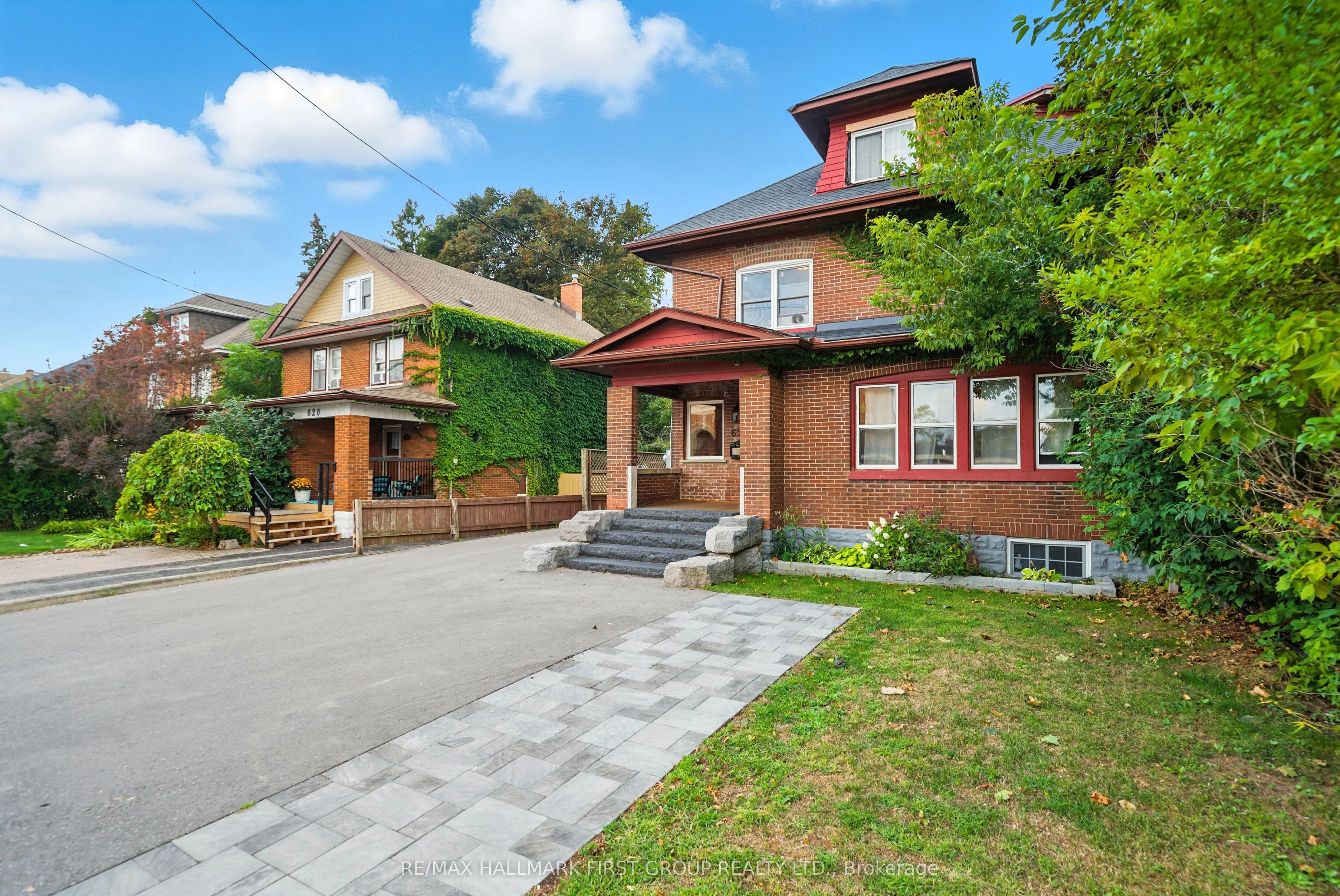622 Simcoe Street N, #Main/Second Floor