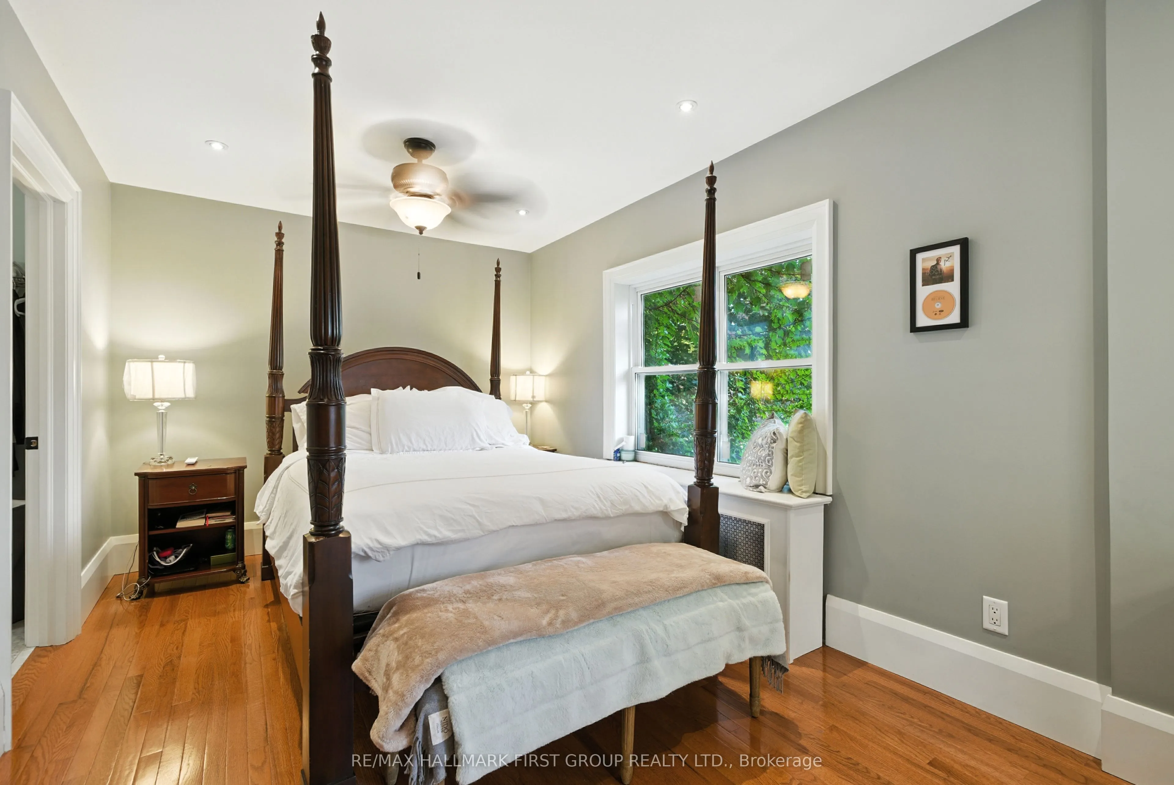 622 Simcoe Street N, #Main/Second Floor