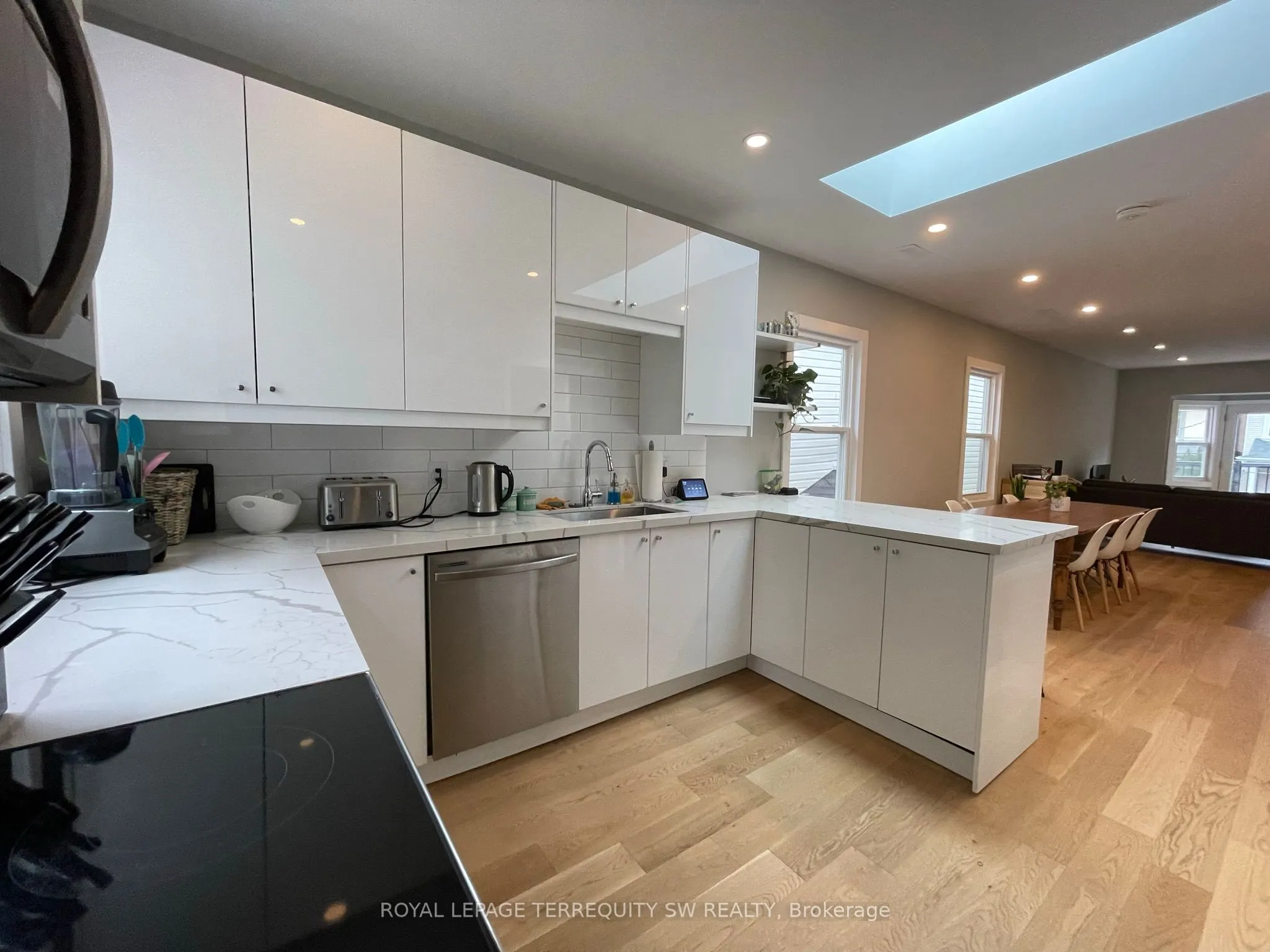 22 Wheeler Avenue, #Upper