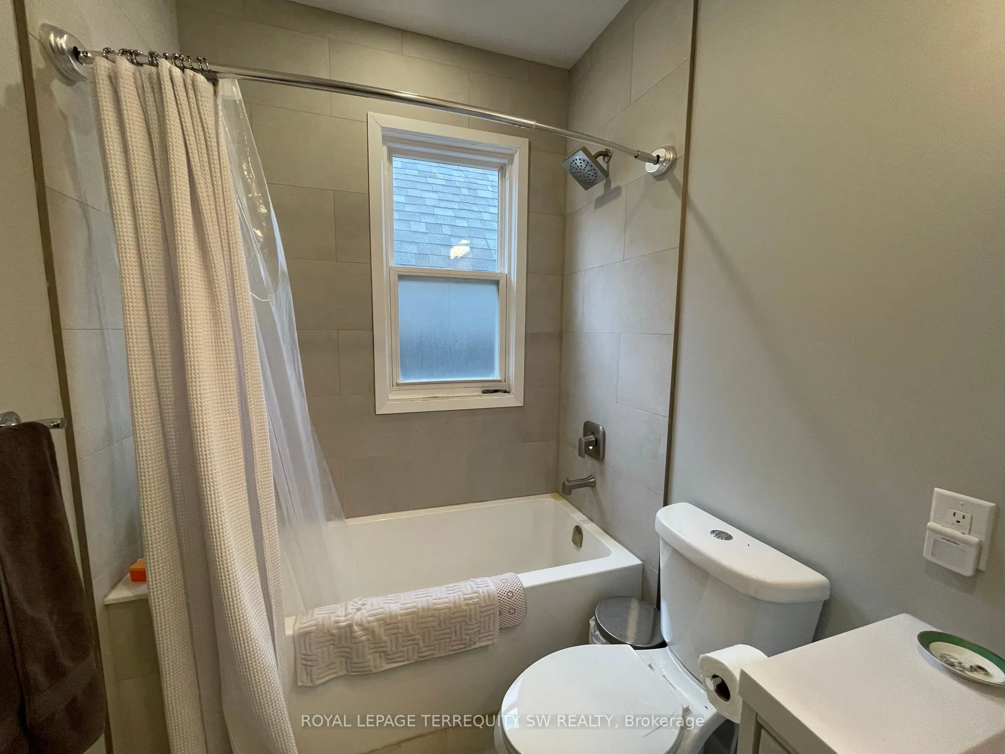 22 Wheeler Avenue, #Upper