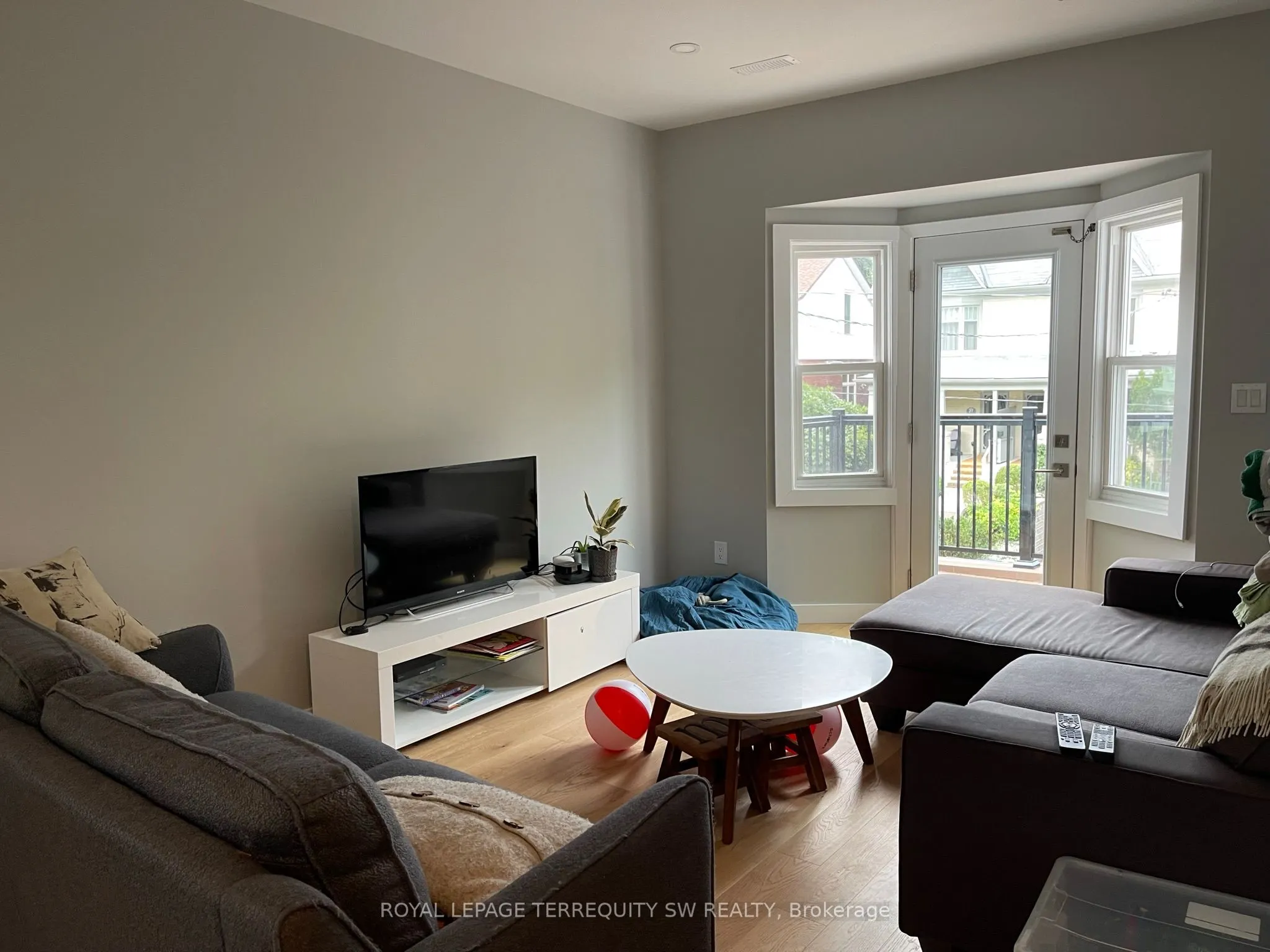 22 Wheeler Avenue, #Upper