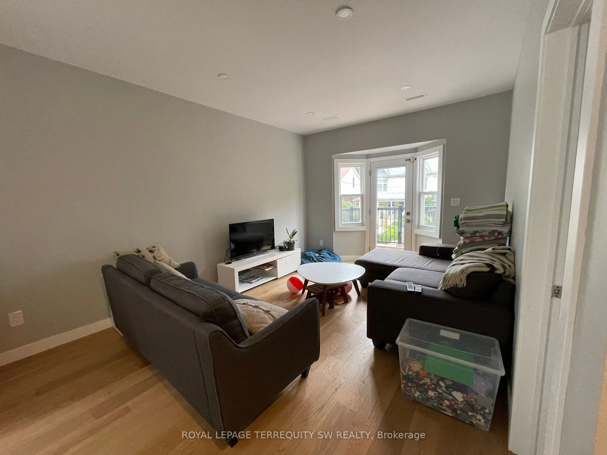 22 Wheeler Avenue, #Upper