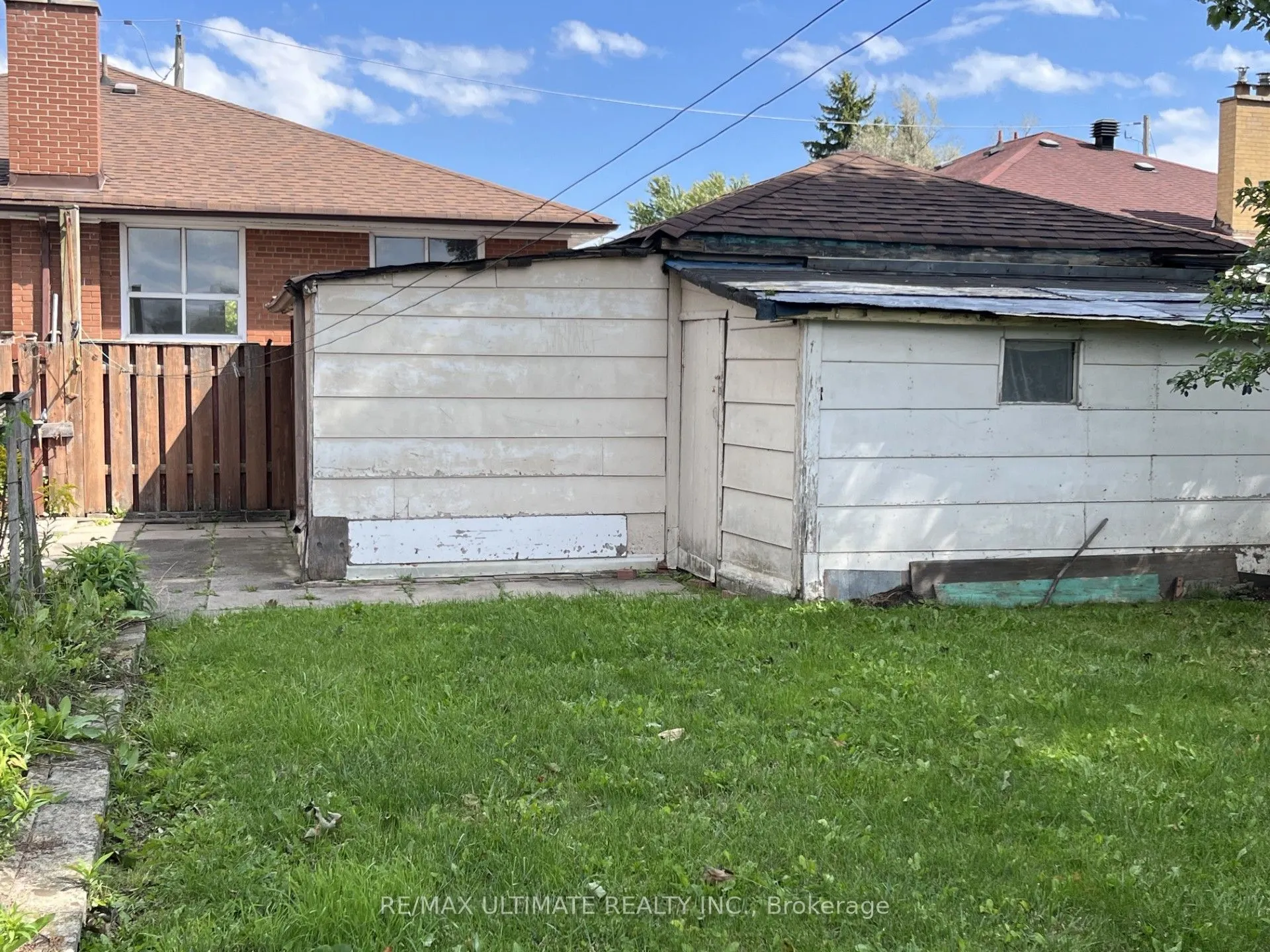 96 Benjamin Boulevard