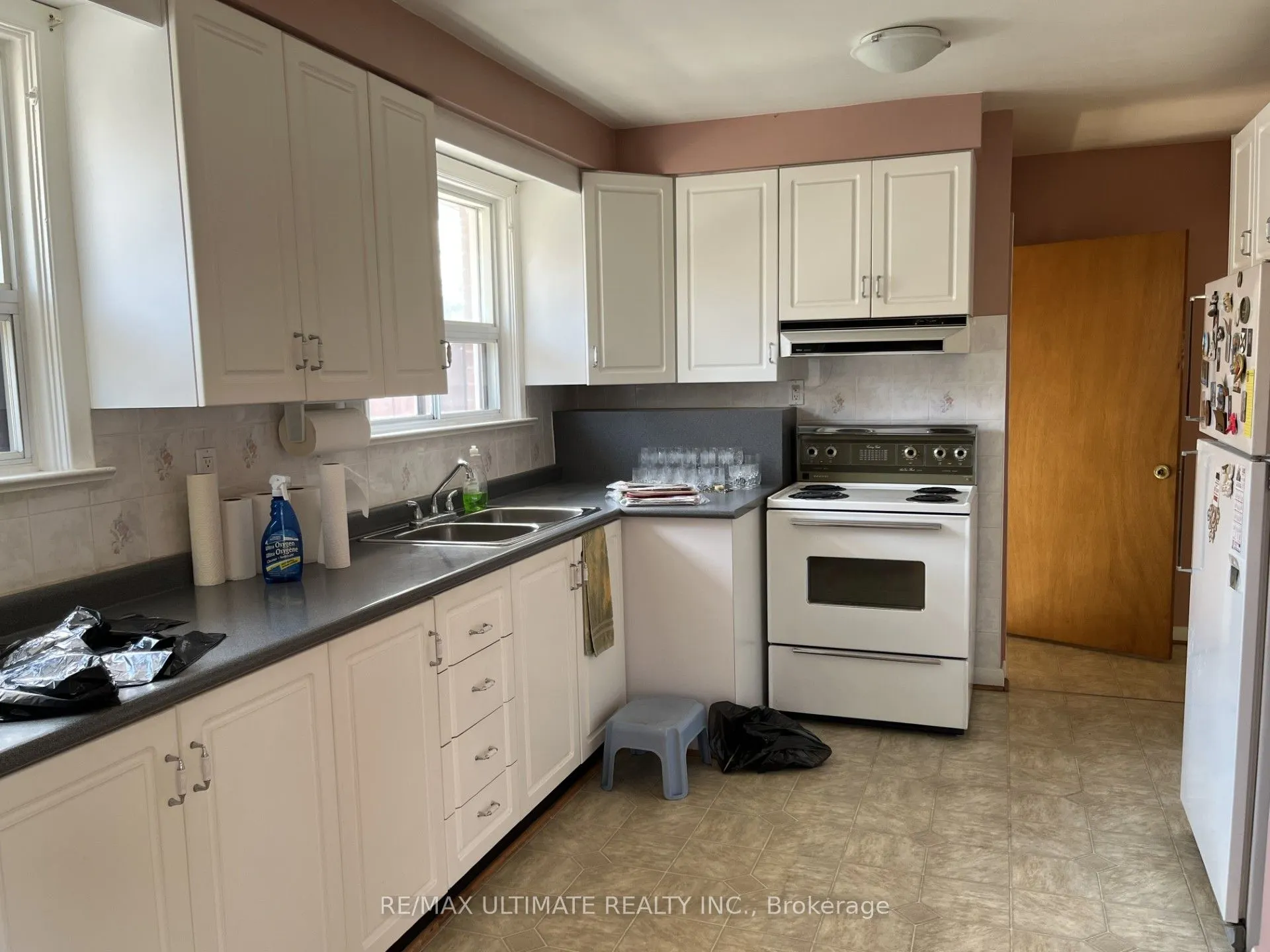 96 Benjamin Boulevard