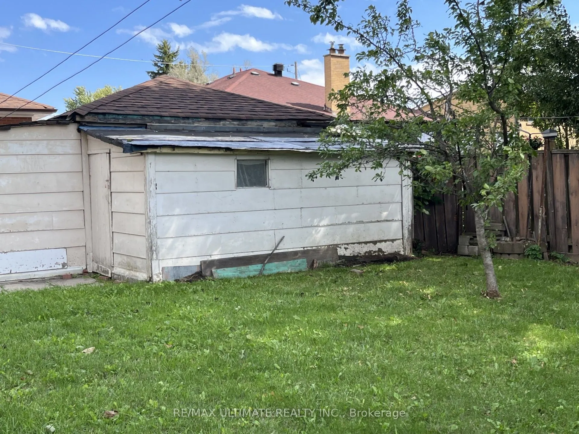 96 Benjamin Boulevard