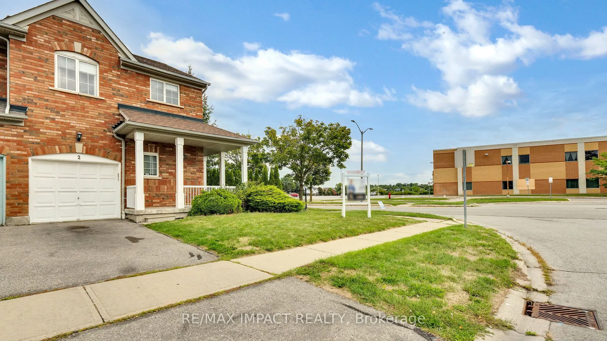 2 Plantation Court N