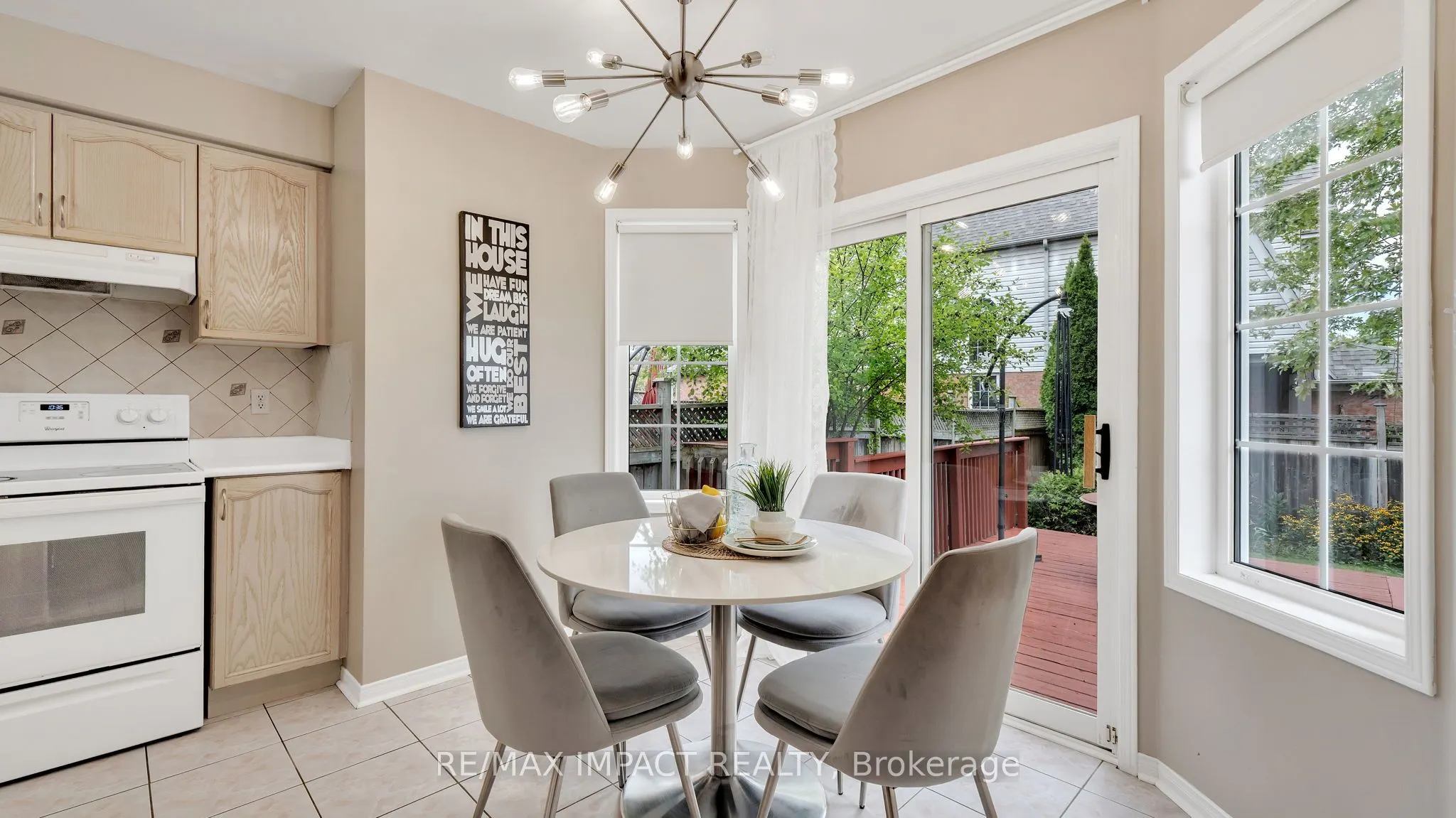 2 Plantation Court N