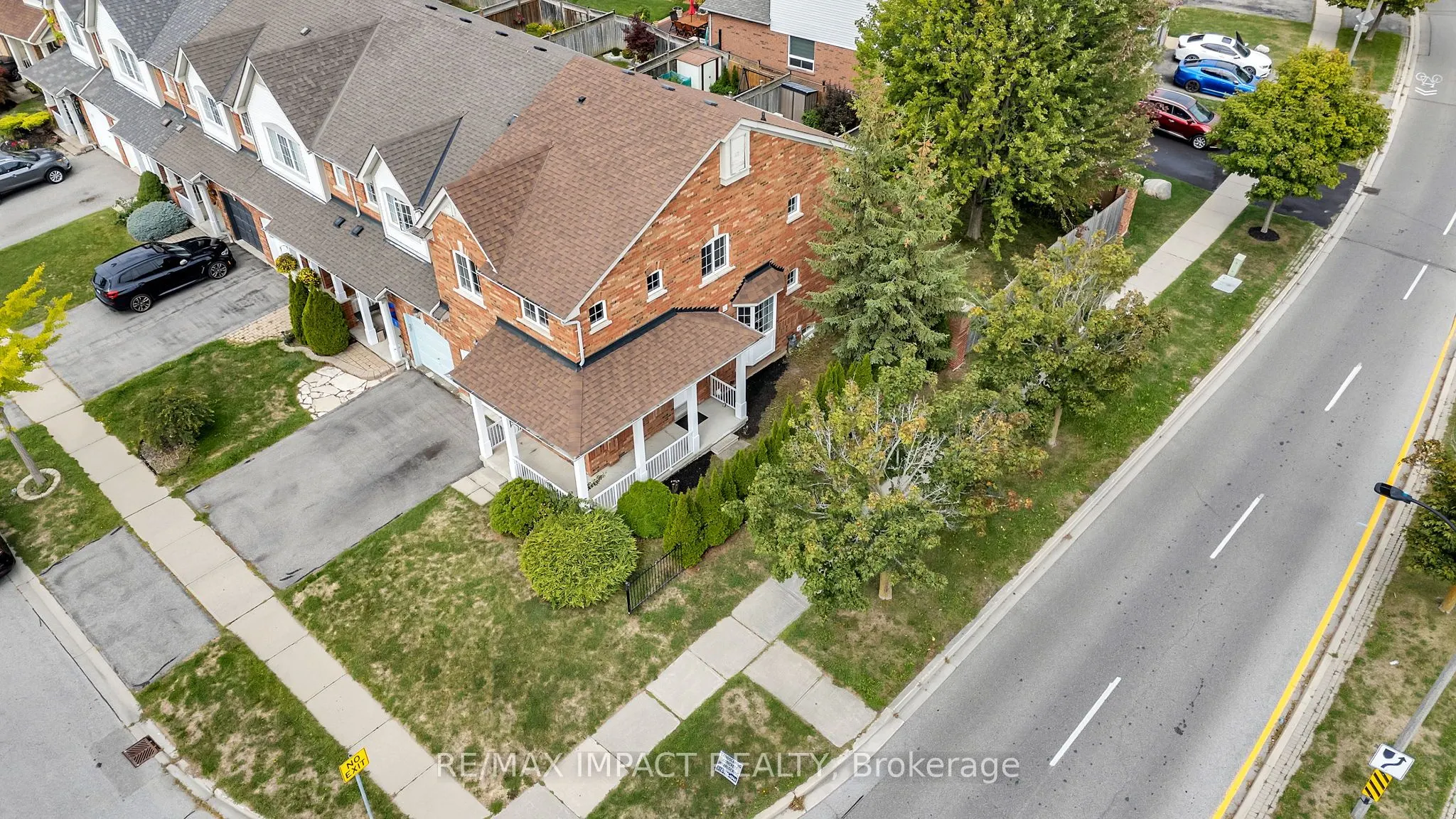 2 Plantation Court N
