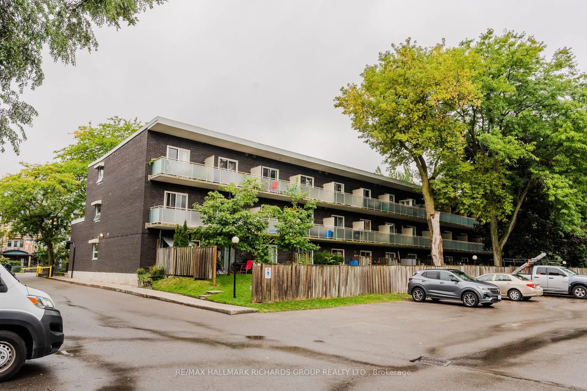 123 Woodbine Avenue, #121