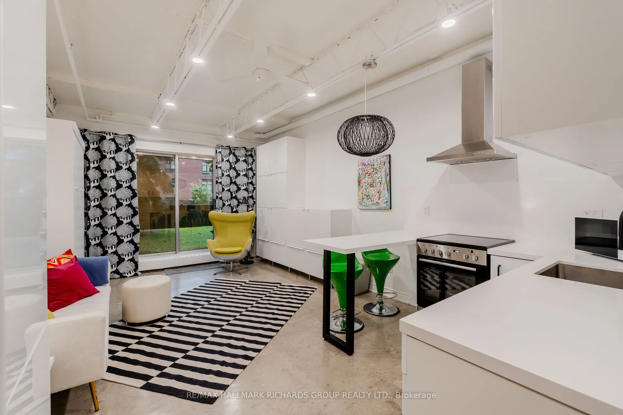 123 Woodbine Avenue, #121