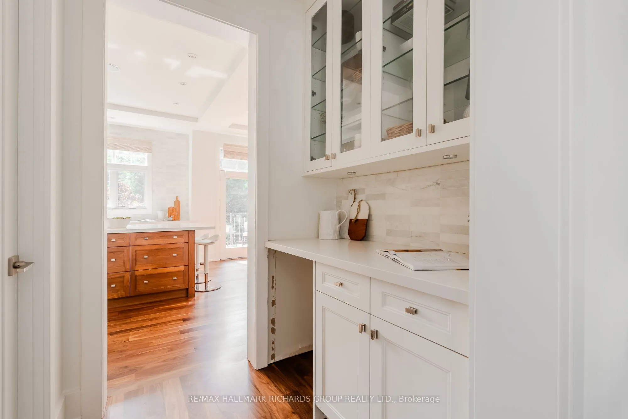 6 Leonard Circle