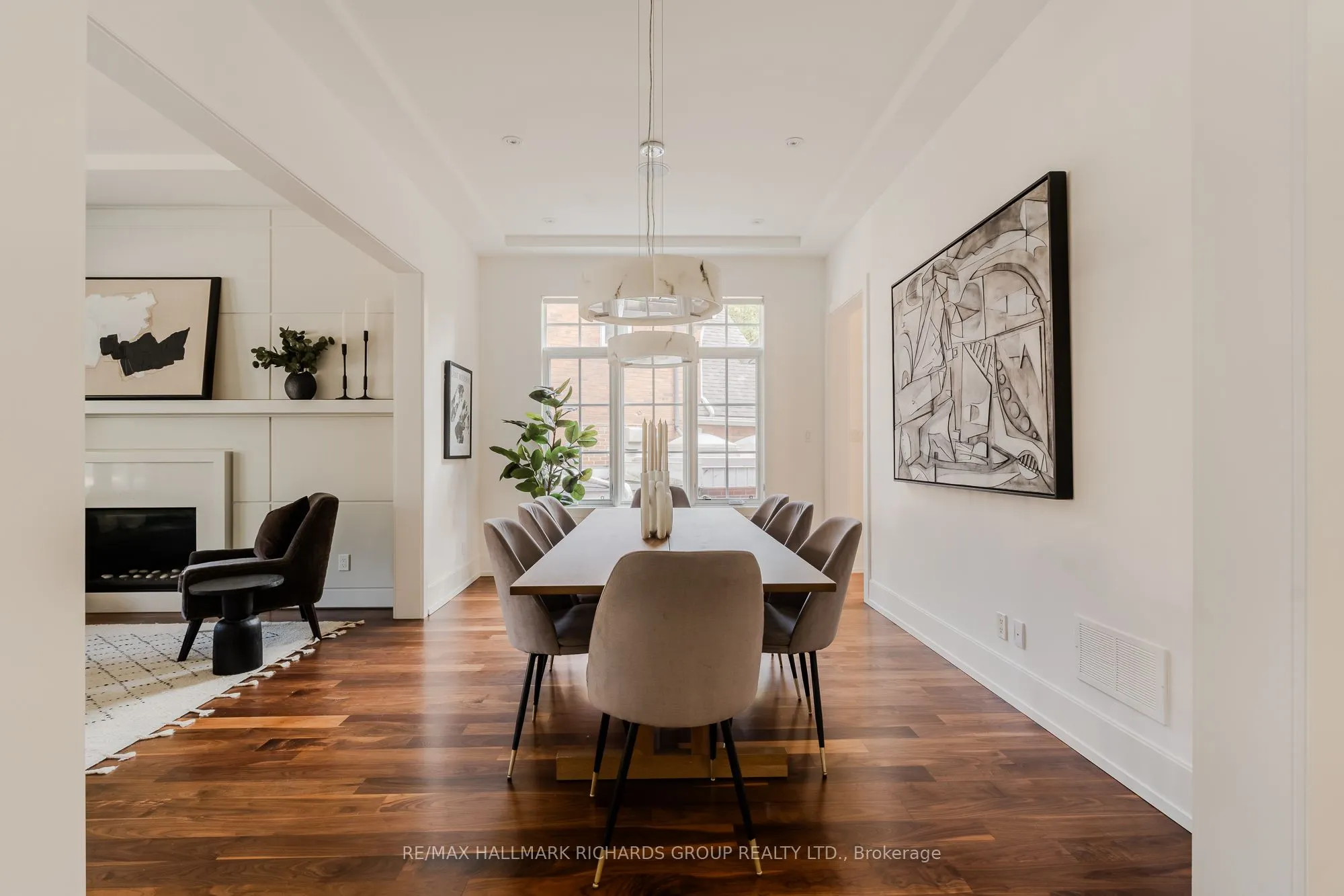 6 Leonard Circle