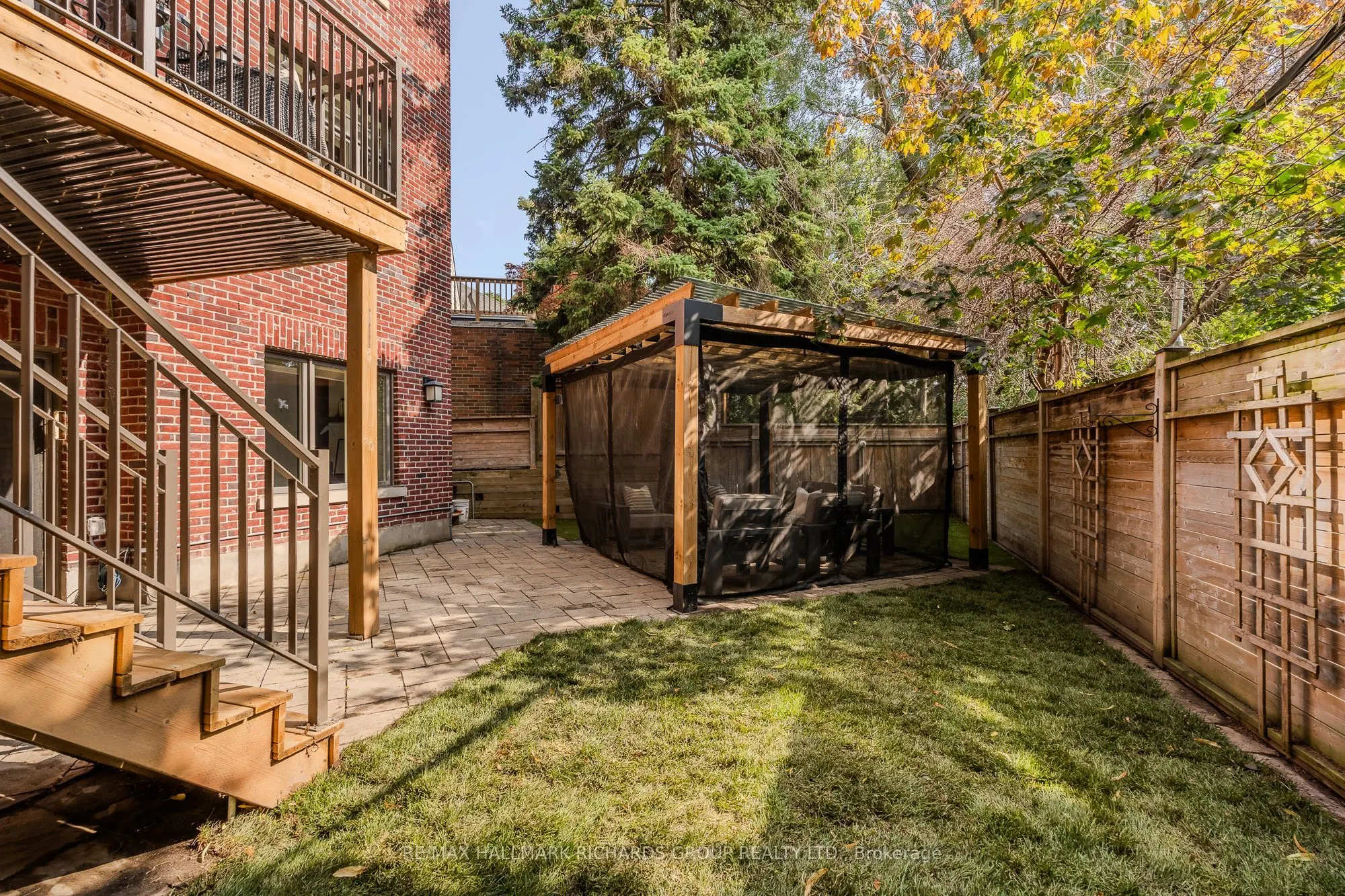 6 Leonard Circle