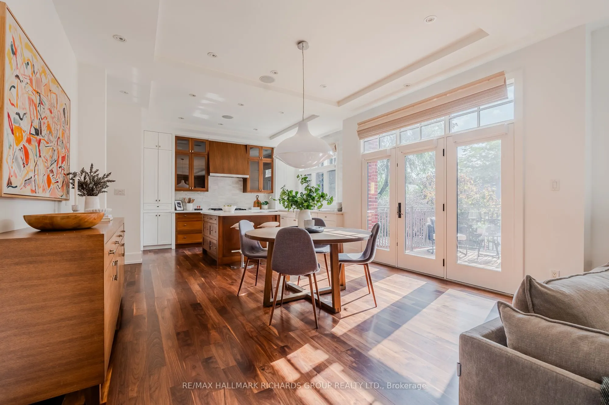 6 Leonard Circle